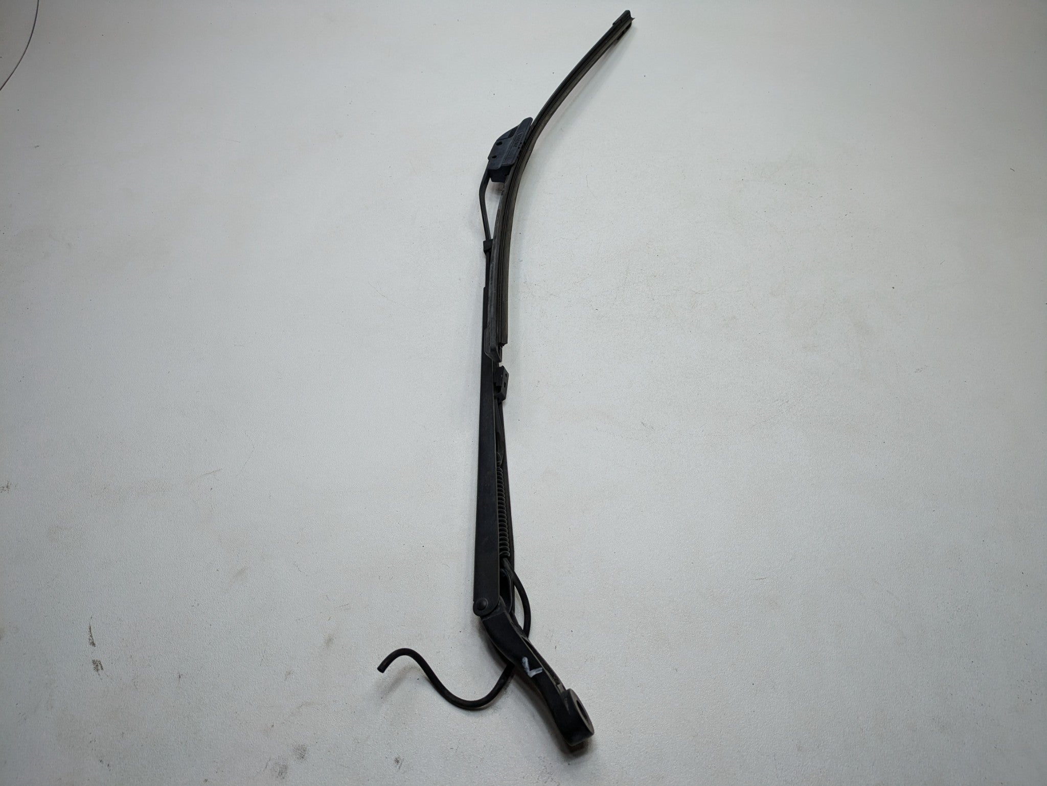 08 - 09 OEM CHEVROLET TAHOE HYBRID FRONT LEFT DRIVER SIDE WIPER ARM WITH BLADE