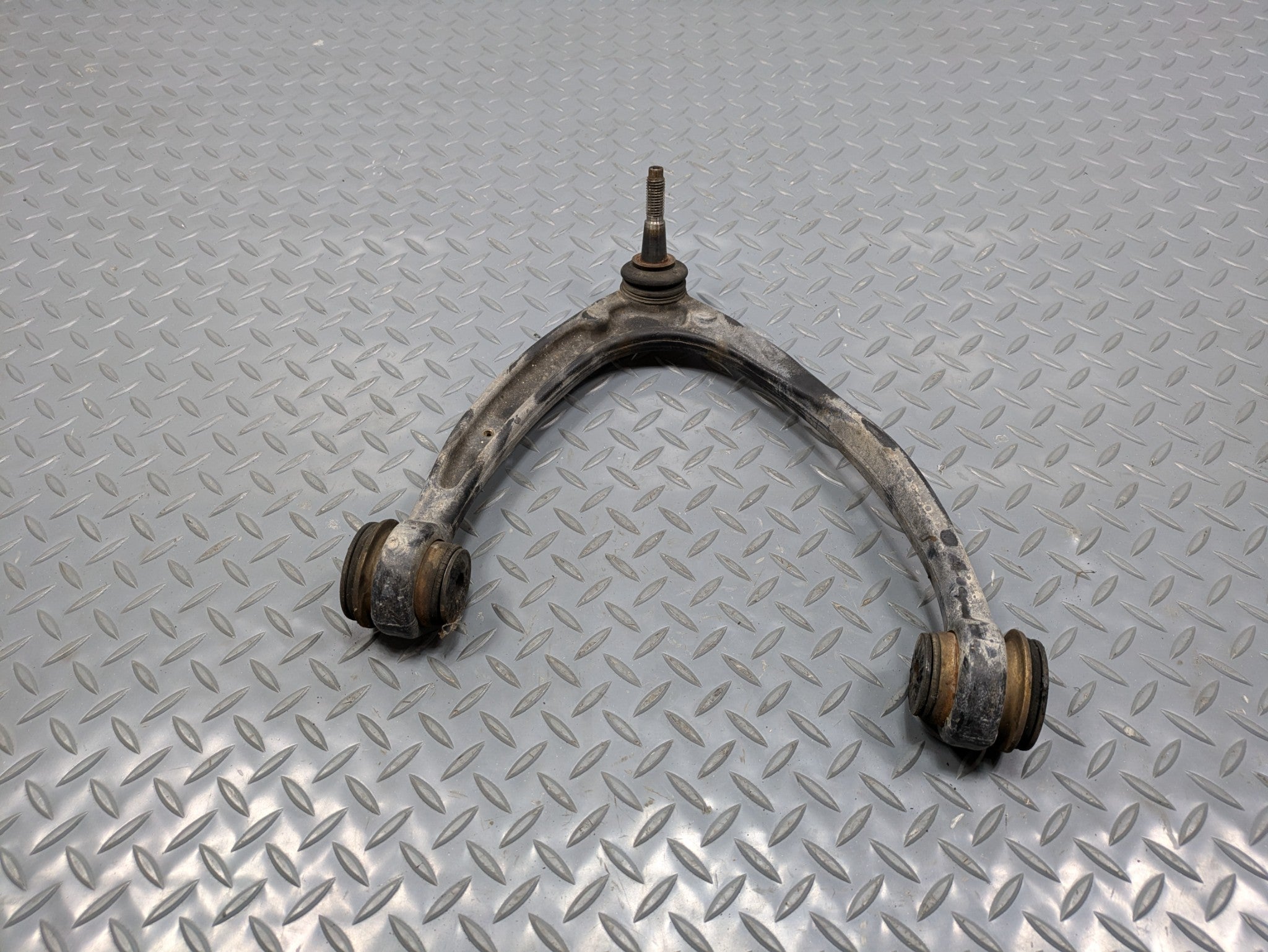 08 - 09 OEM CHEVROLET TAHOE HYBRID FRONT RIGHT PASSENGER SIDE UPPER CONTROL ARM