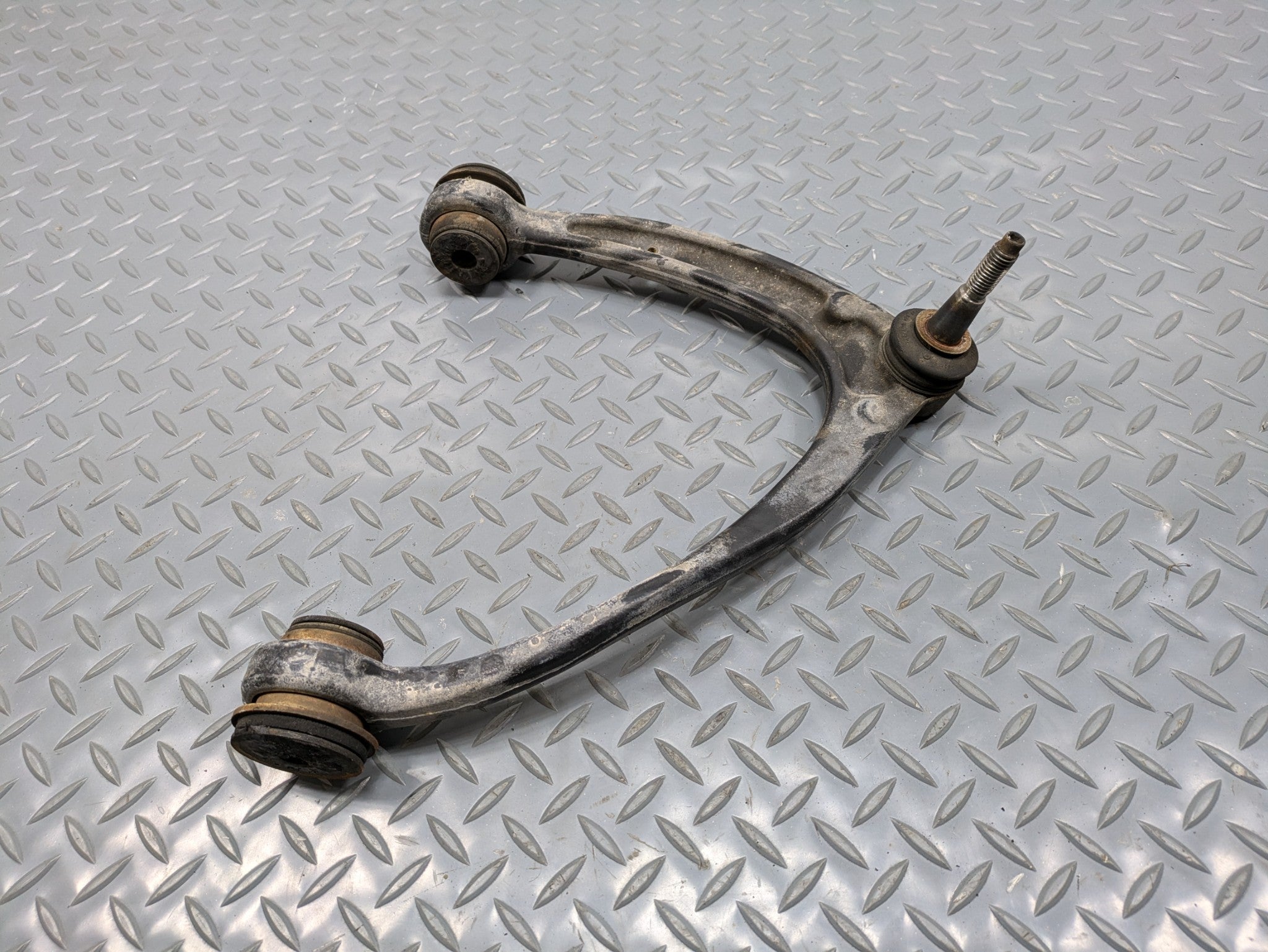 08 - 09 OEM CHEVROLET TAHOE HYBRID FRONT RIGHT PASSENGER SIDE UPPER CONTROL ARM