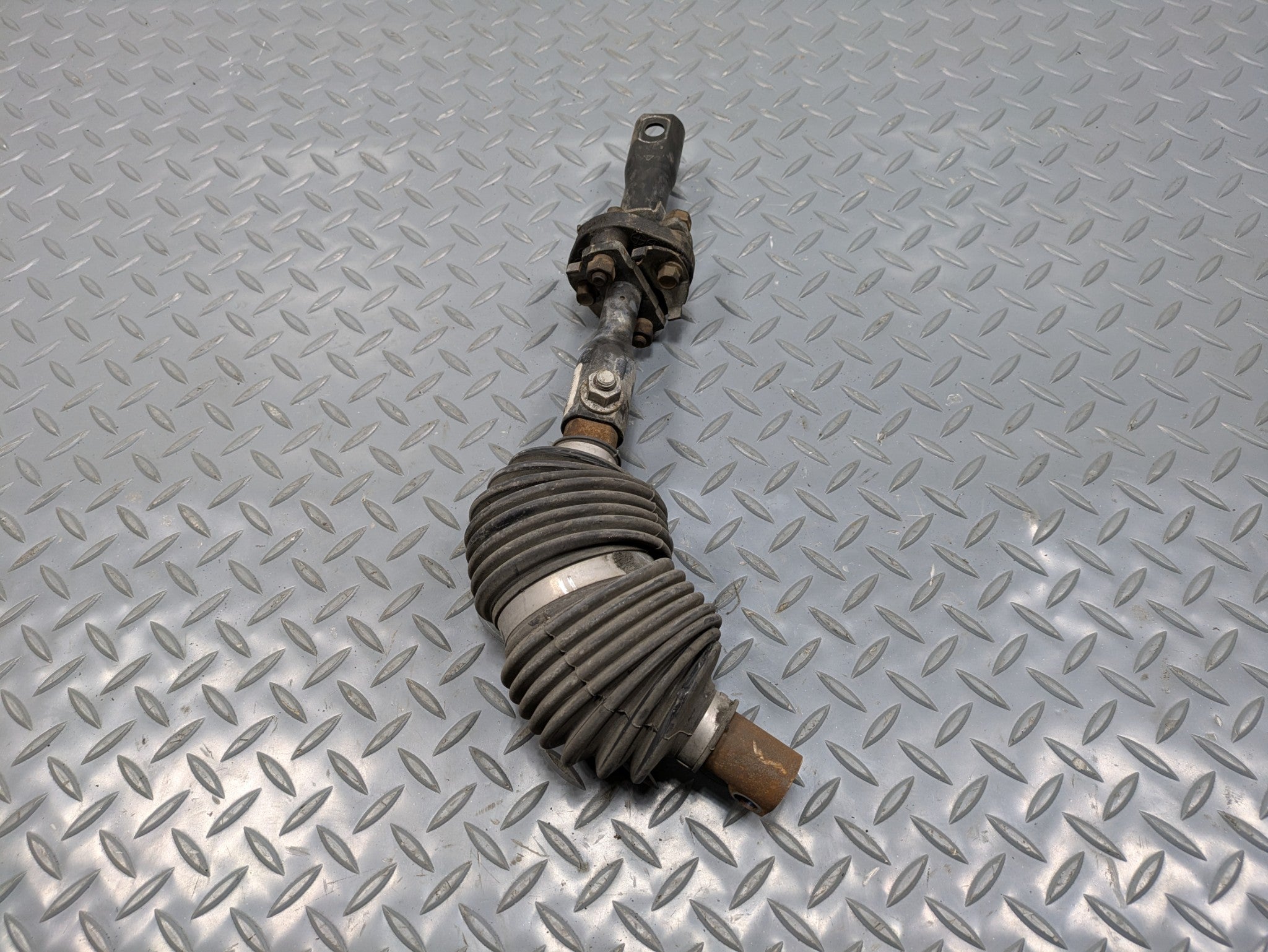 08 - 09 OEM CHEVROLET TAHOE HYBRID LOWER INTERMEDIATE STEERING SHAFT ASSEMBLY