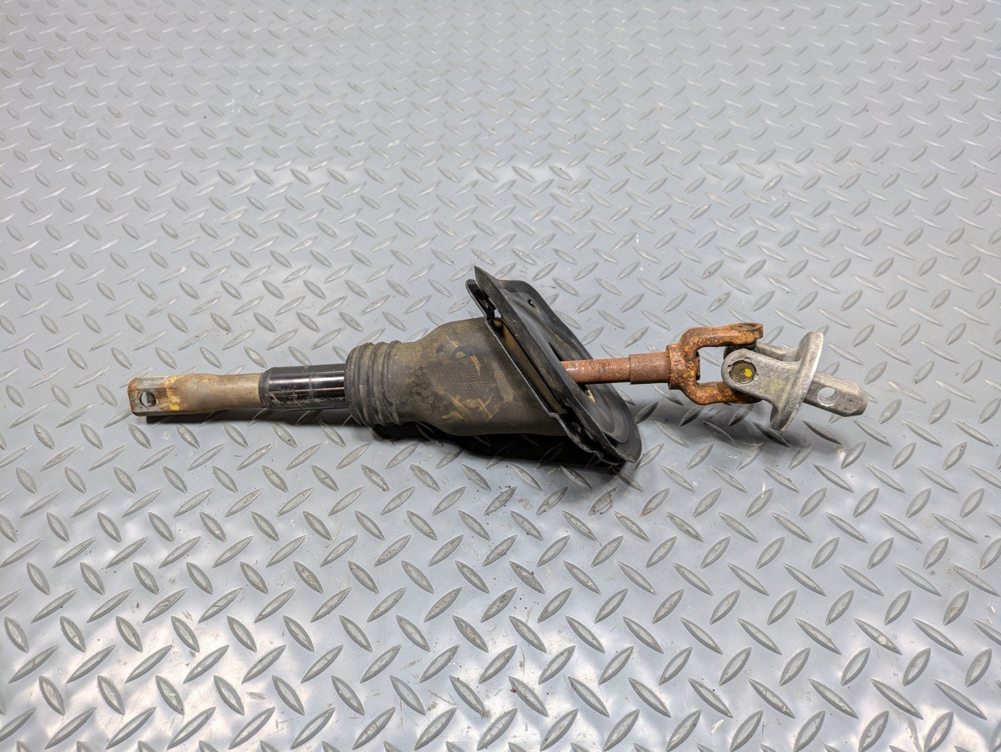 08 - 09 OEM CHEVROLET TAHOE HYBRID UPPER INTERMEDIATE STEERING SHAFT ASSEMBLY