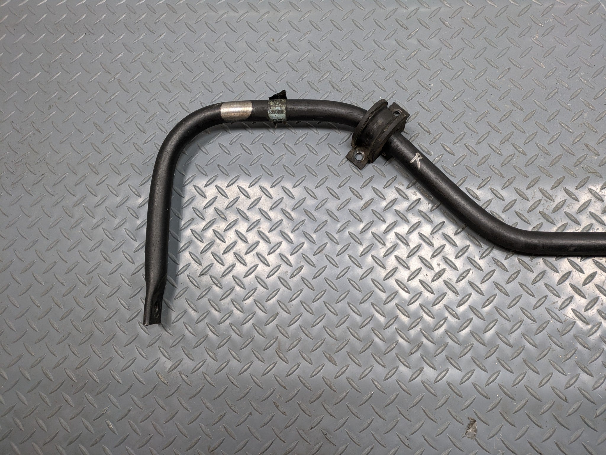 08 - 09 OEM CHEVROLET TAHOE HYBRID REAR SUSPENSION STABILIZER ANTI ROLL SWAY BAR