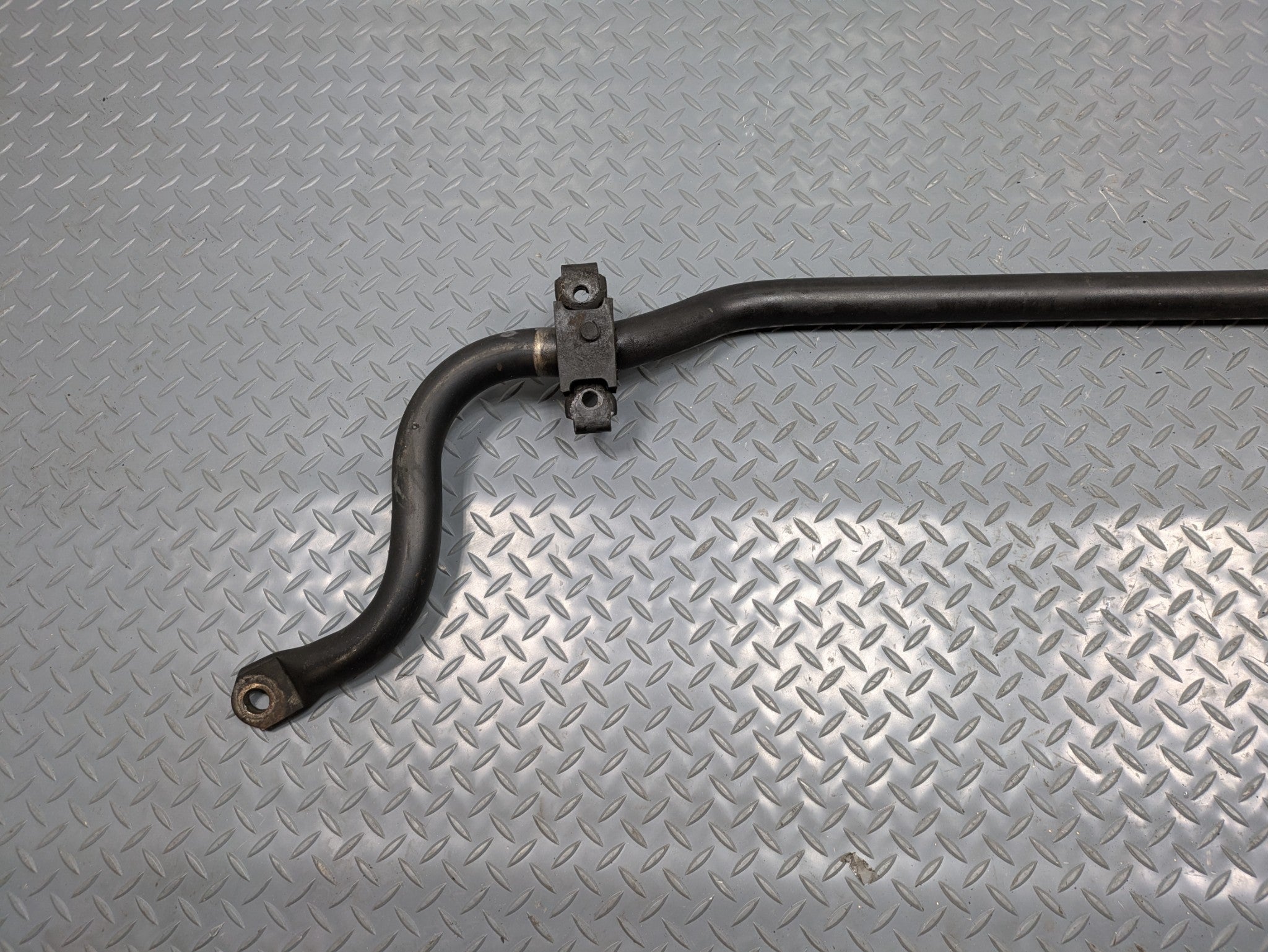 08 -09 OEM CHEVROLET TAHOE HYBRID FRONT SUSPENSION STABILIZER ANTI ROLL SWAY BAR