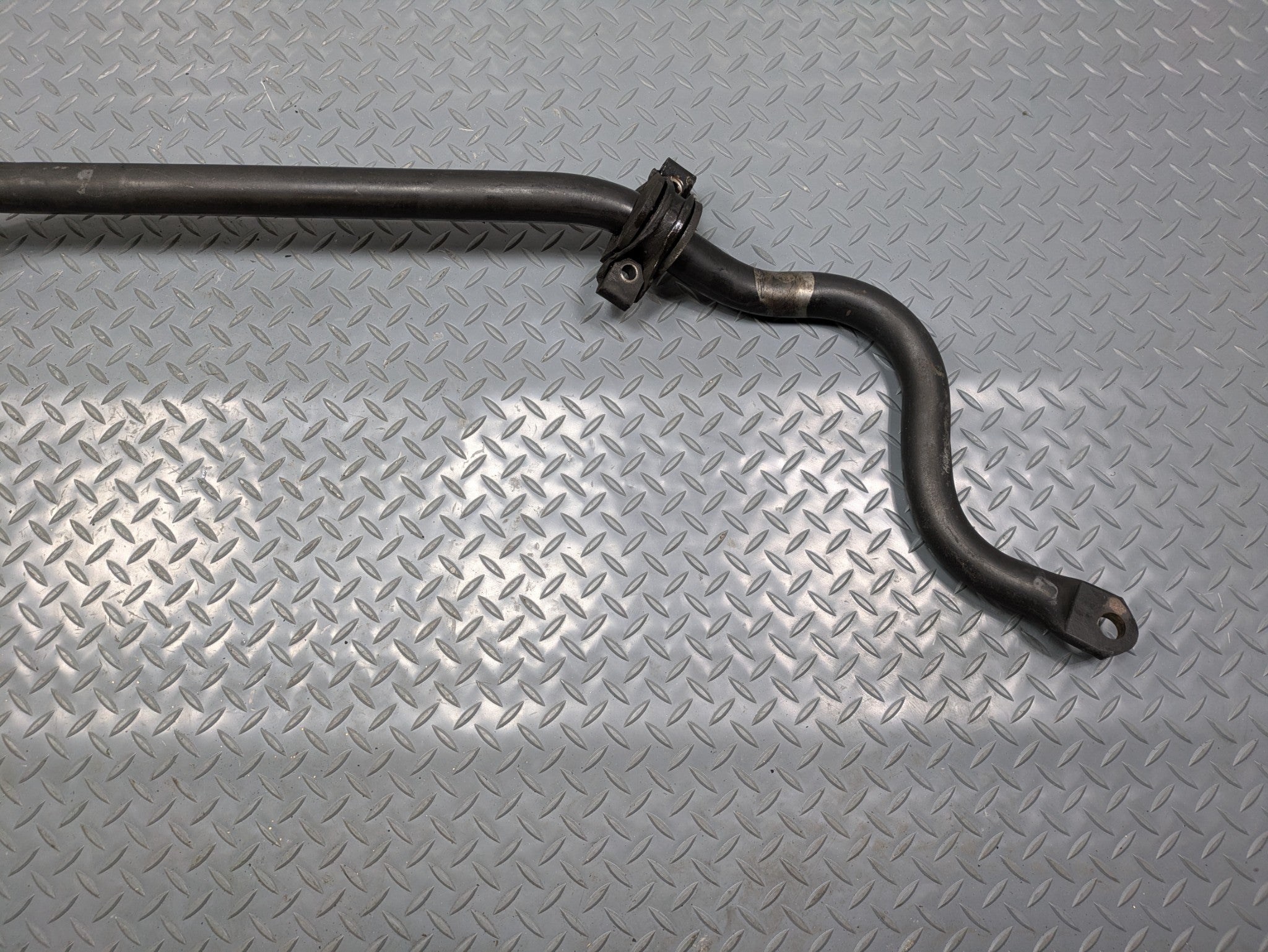 08 -09 OEM CHEVROLET TAHOE HYBRID FRONT SUSPENSION STABILIZER ANTI ROLL SWAY BAR