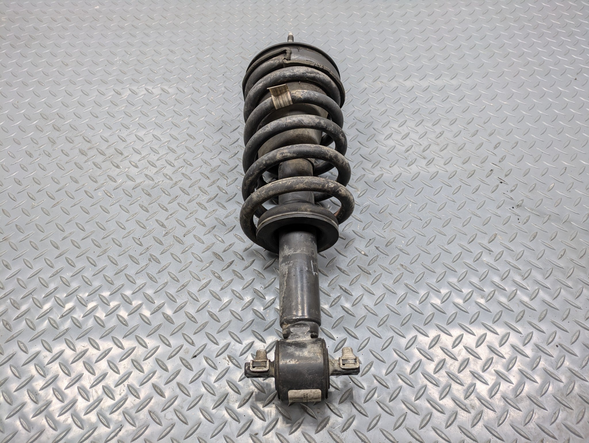 08 - 09 OEM CHEVROLET TAHOE HYBRID FRONT LEFT DRIVER SIDE SHOCK STRUT ASSEMBLY