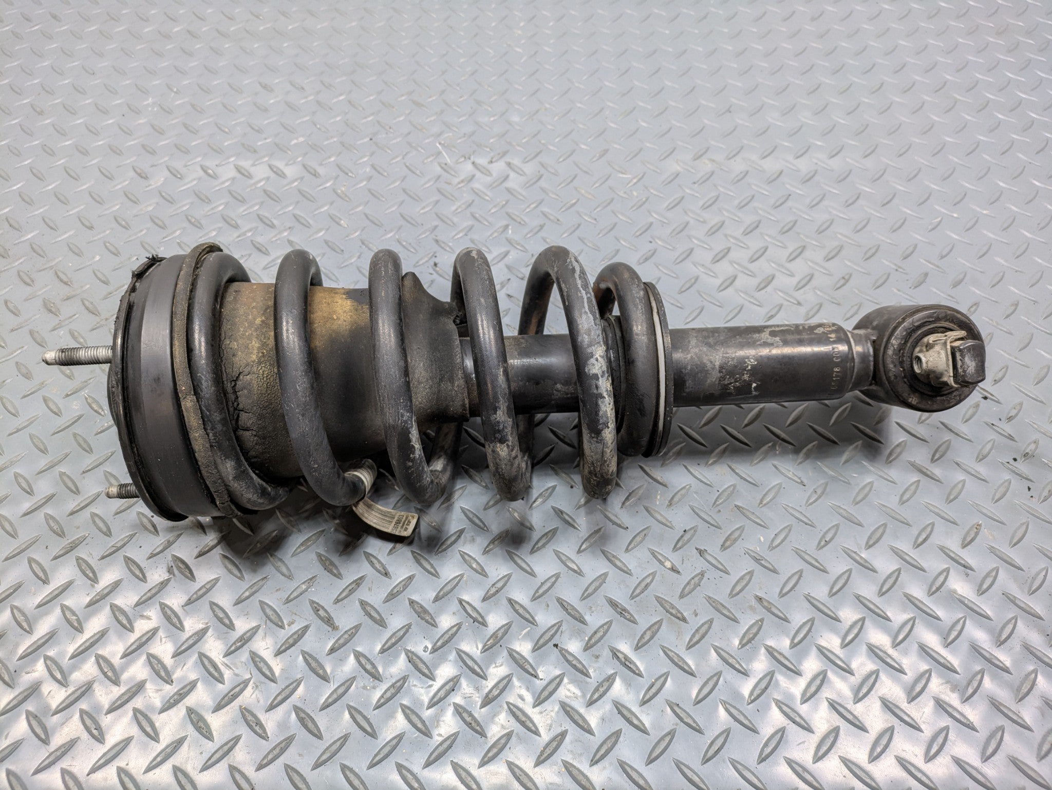 08 - 09 OEM CHEVROLET TAHOE HYBRID FRONT LEFT DRIVER SIDE SHOCK STRUT ASSEMBLY