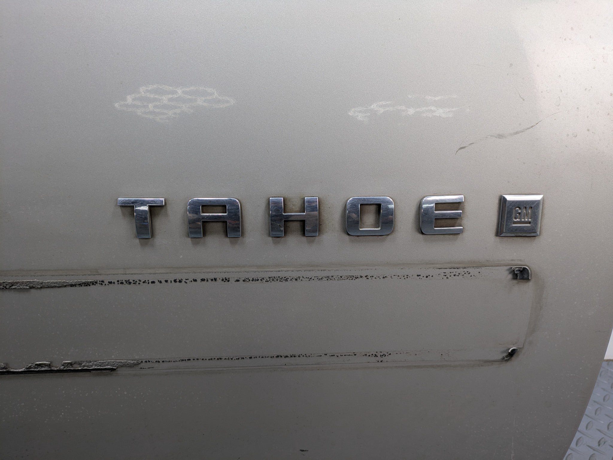 08 - 09 OEM CHEVROLET TAHOE HYBRID FRONT RIGHT PASSENGER SIDE DOOR SHELL PANEL