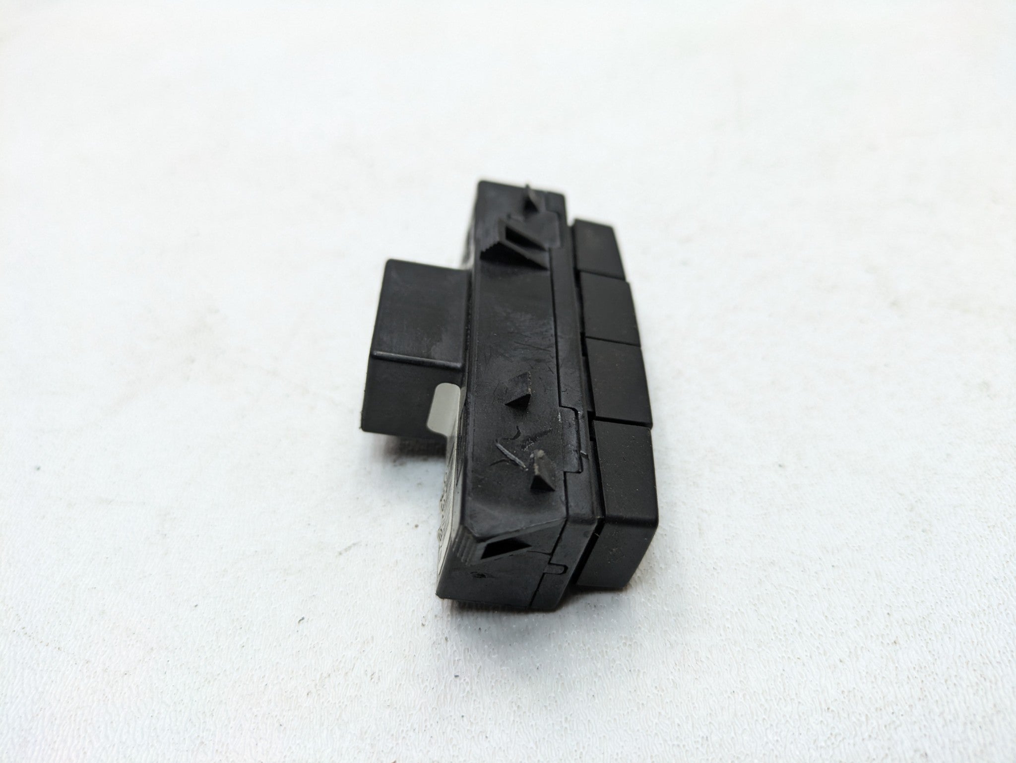 08 - 09 OEM CHEVROLET TAHOE HYBRID FRONT CENTER DASH INFORMATION DISPLAY SWITCH