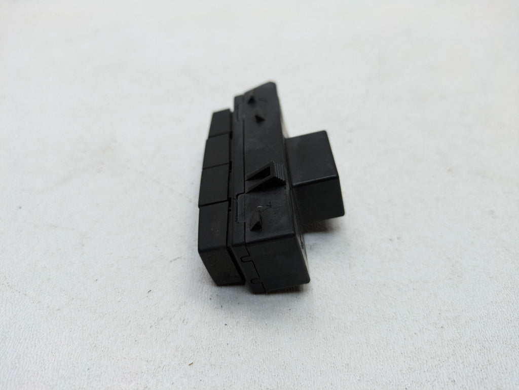 08 - 09 OEM CHEVROLET TAHOE HYBRID FRONT CENTER DASH INFORMATION DISPLAY SWITCH