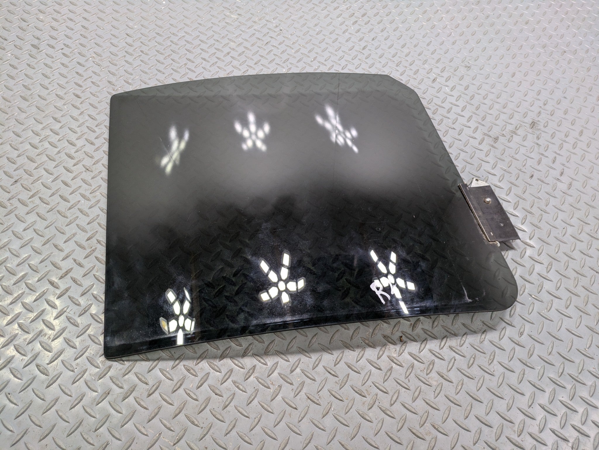 2006 - 2010 OEM FORD EXPLORER REAR LEFT DRIVER SIDE DOOR WINDOW GLASS