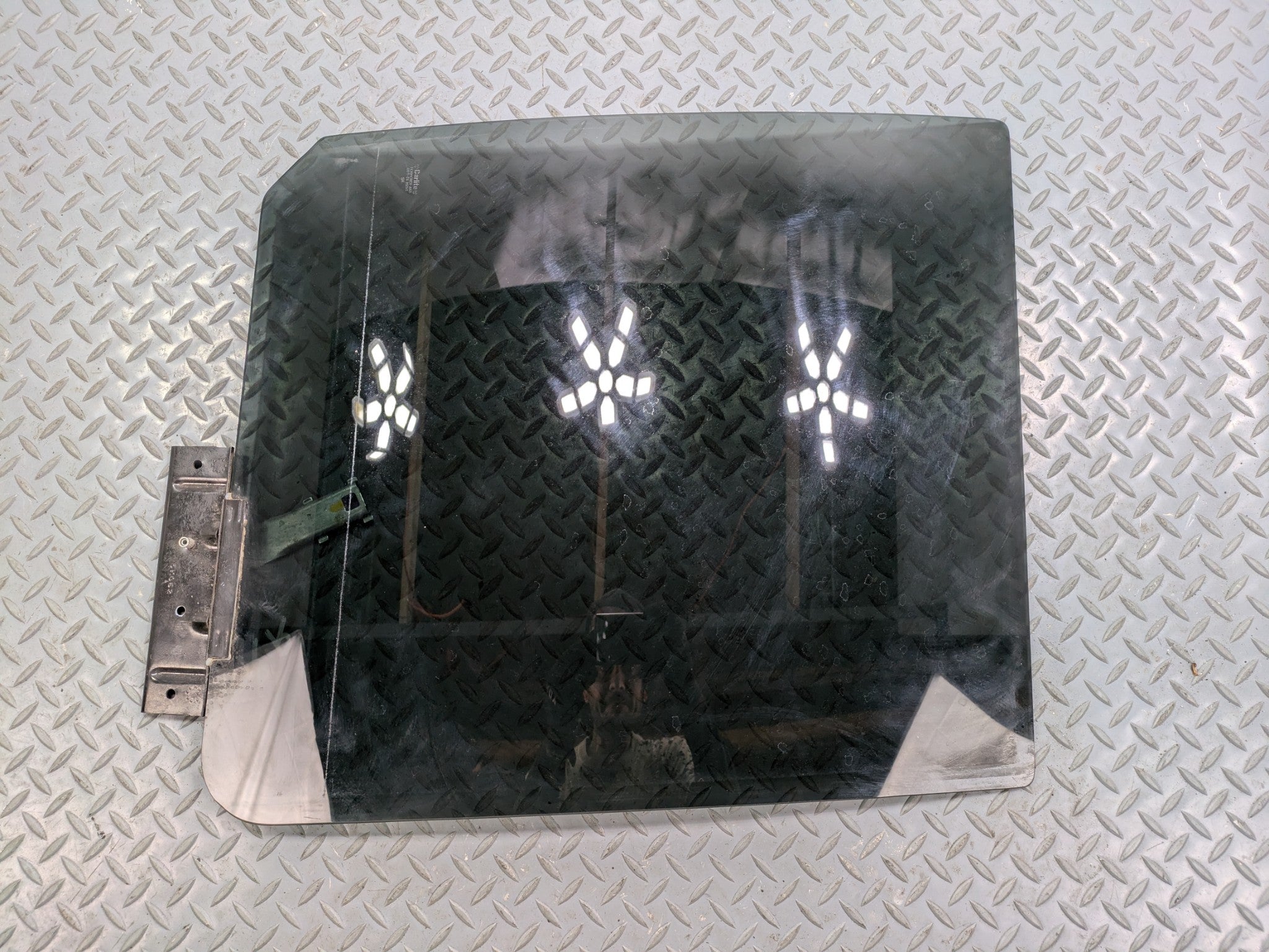 2006 - 2010 OEM FORD EXPLORER REAR RIGHT PASSENGER SIDE DOOR WINDOW GLASS