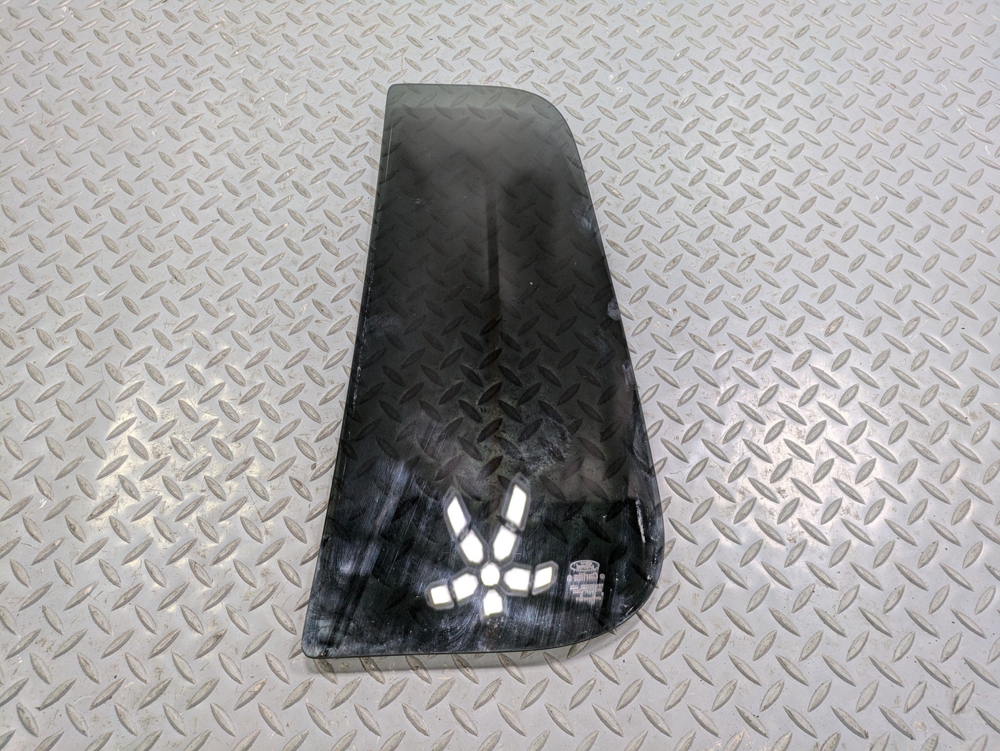 2006 - 2010 OEM FORD EXPLORER REAR RIGHT PASSENGER SIDE WINDOW VENT GLASS