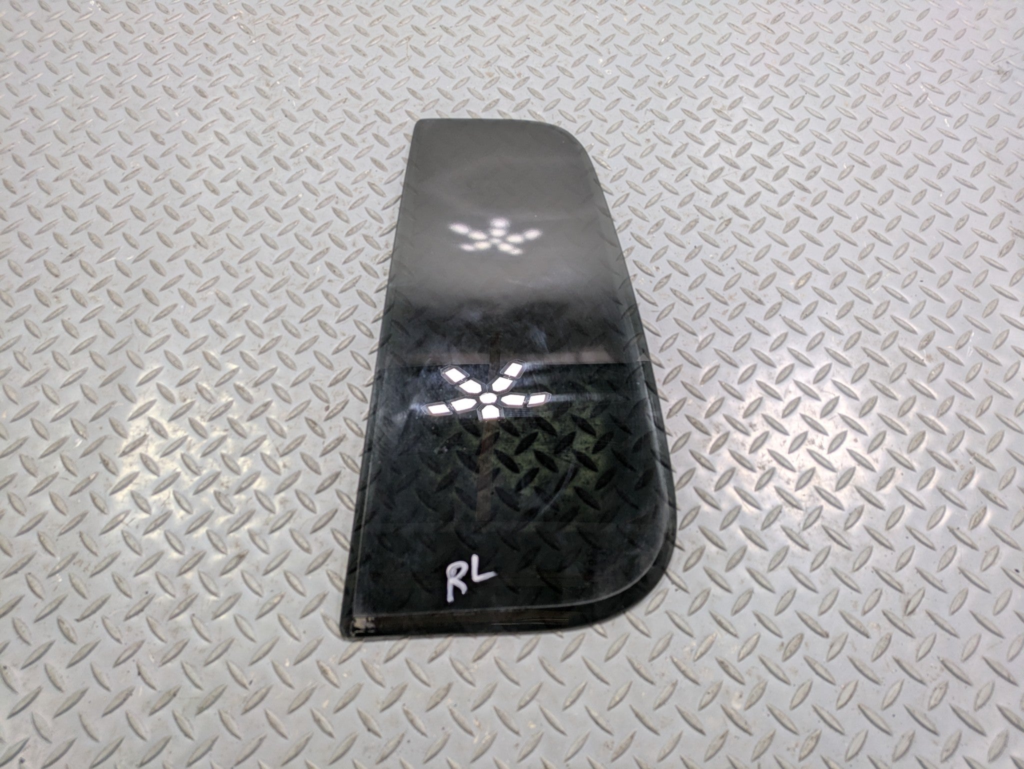 2006 - 2010 OEM FORD EXPLORER REAR LEFT DRIVER SIDE WINDOW VENT GLASS