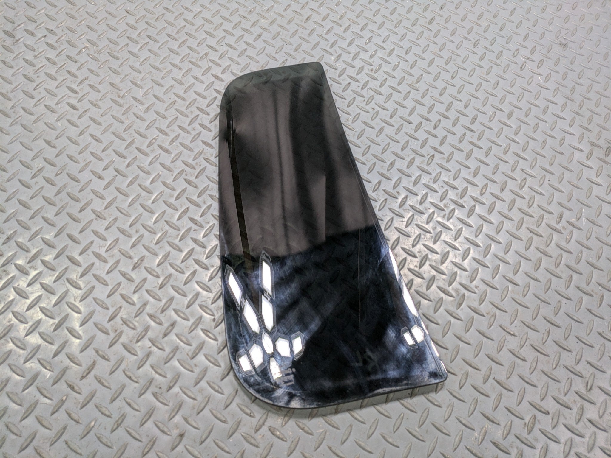 2006 - 2010 OEM FORD EXPLORER REAR LEFT DRIVER SIDE WINDOW VENT GLASS
