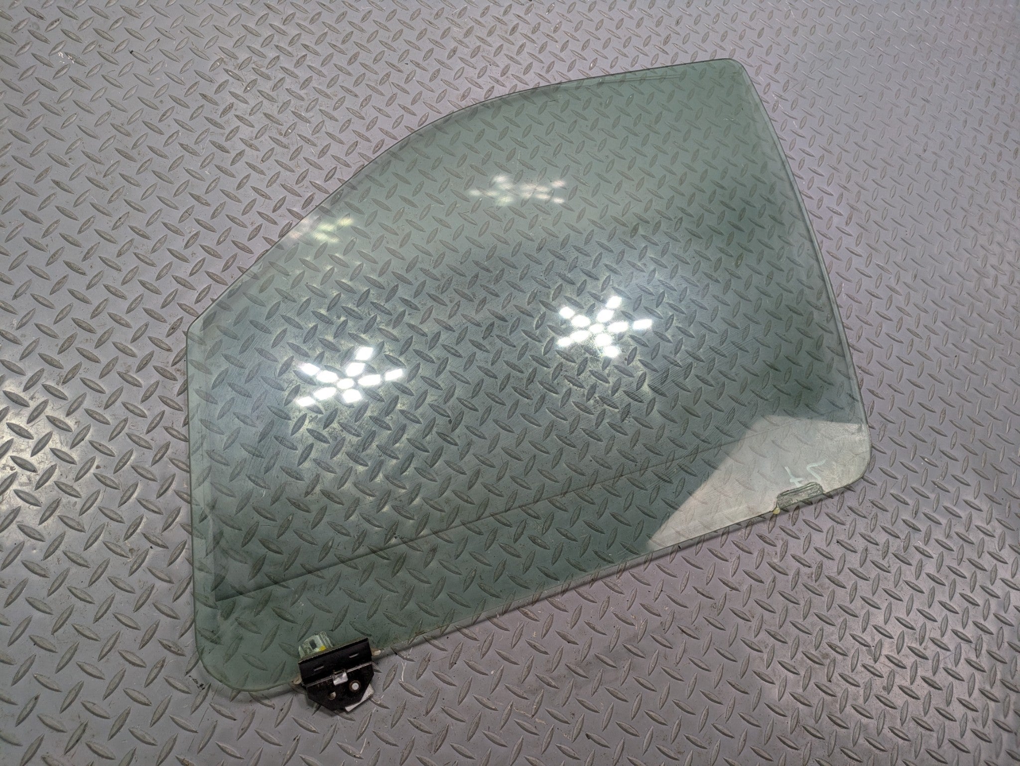 2006 - 2010 OEM FORD EXPLORER FRONT LEFT DRIVER SIDE DOOR WINDOW GLASS