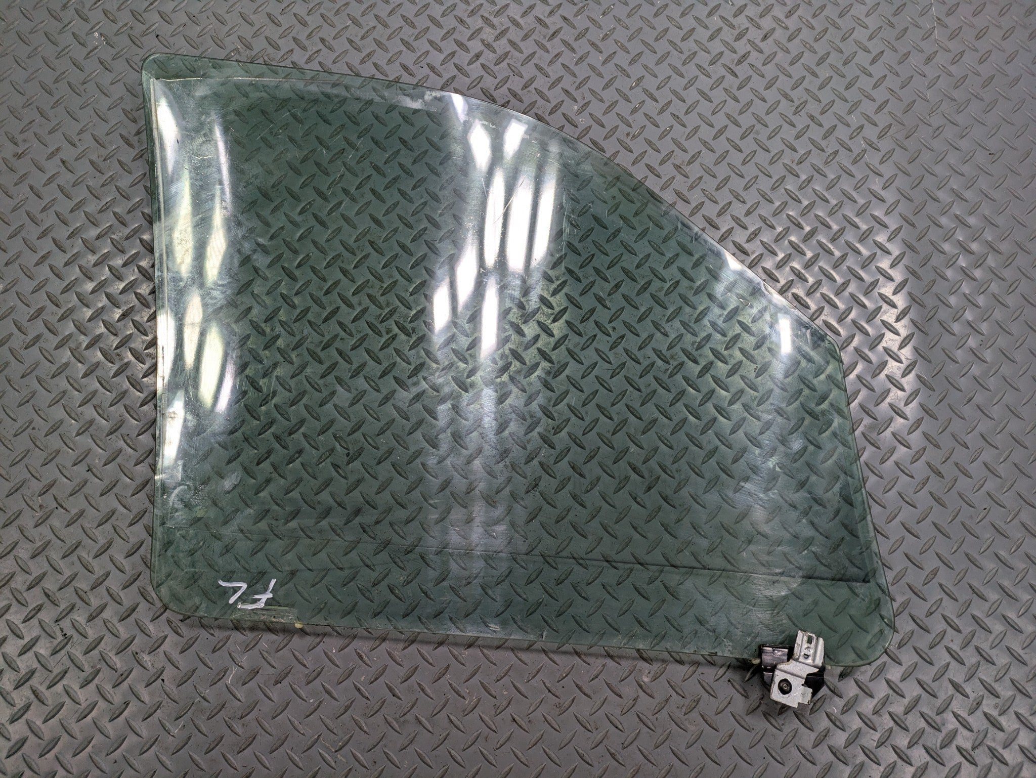 2006 - 2010 OEM FORD EXPLORER FRONT LEFT DRIVER SIDE DOOR WINDOW GLASS