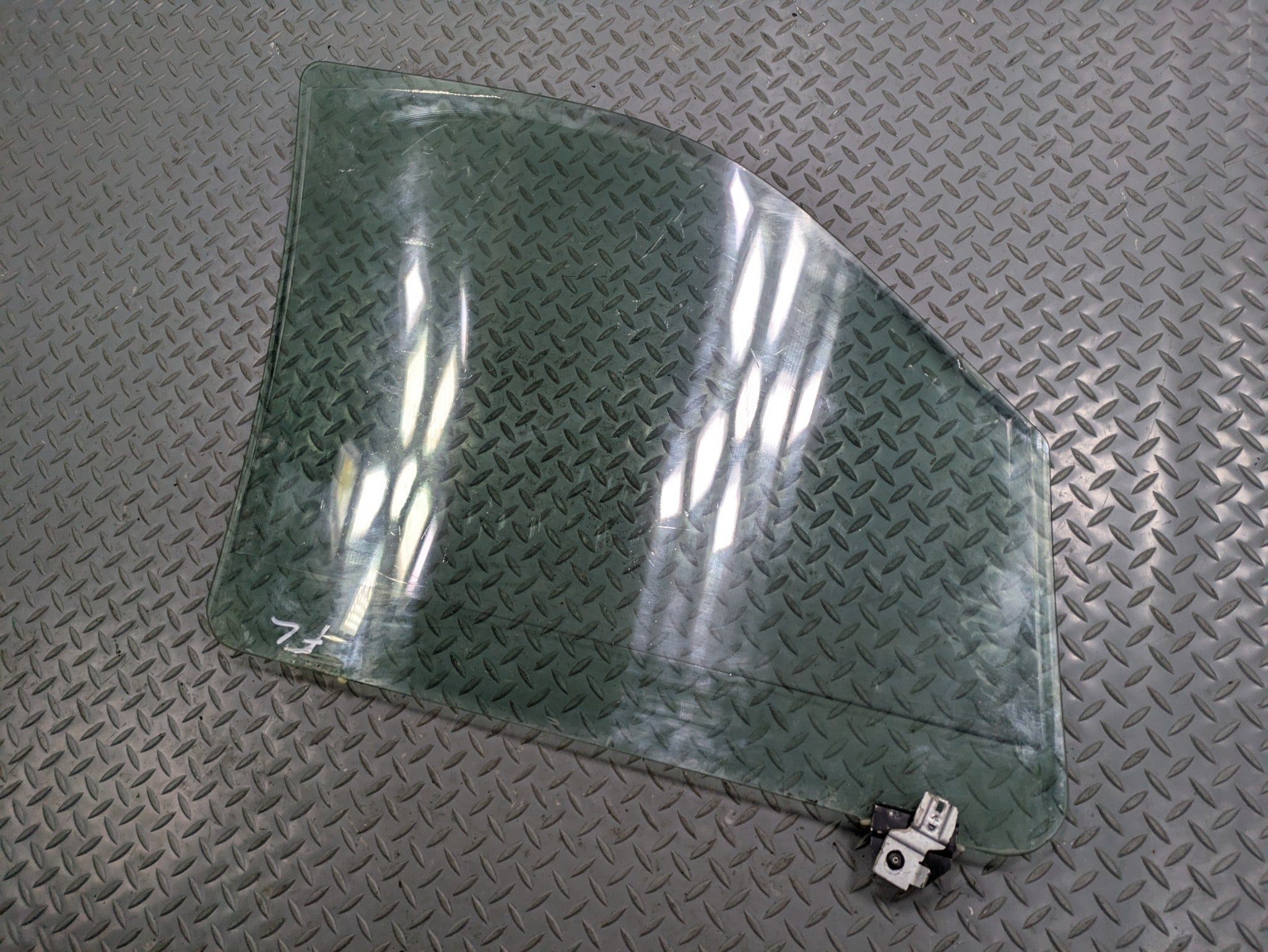 2006 - 2010 OEM FORD EXPLORER FRONT LEFT DRIVER SIDE DOOR WINDOW GLASS