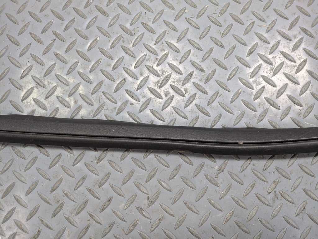 2006 - 2010 OEM FORD EXPLORER FRONT LEFT DRIVER SIDE WEATHER STRIPPING RUBBER