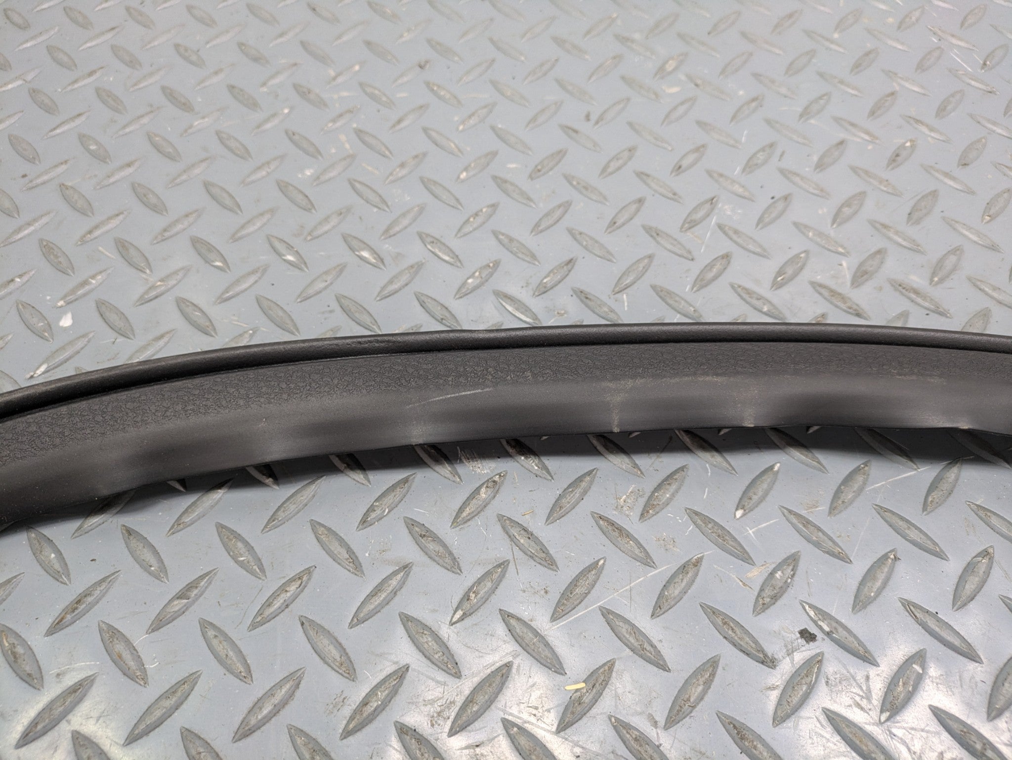 2006 - 2010 OEM FORD EXPLORER FRONT LEFT DRIVER SIDE WEATHER STRIPPING RUBBER