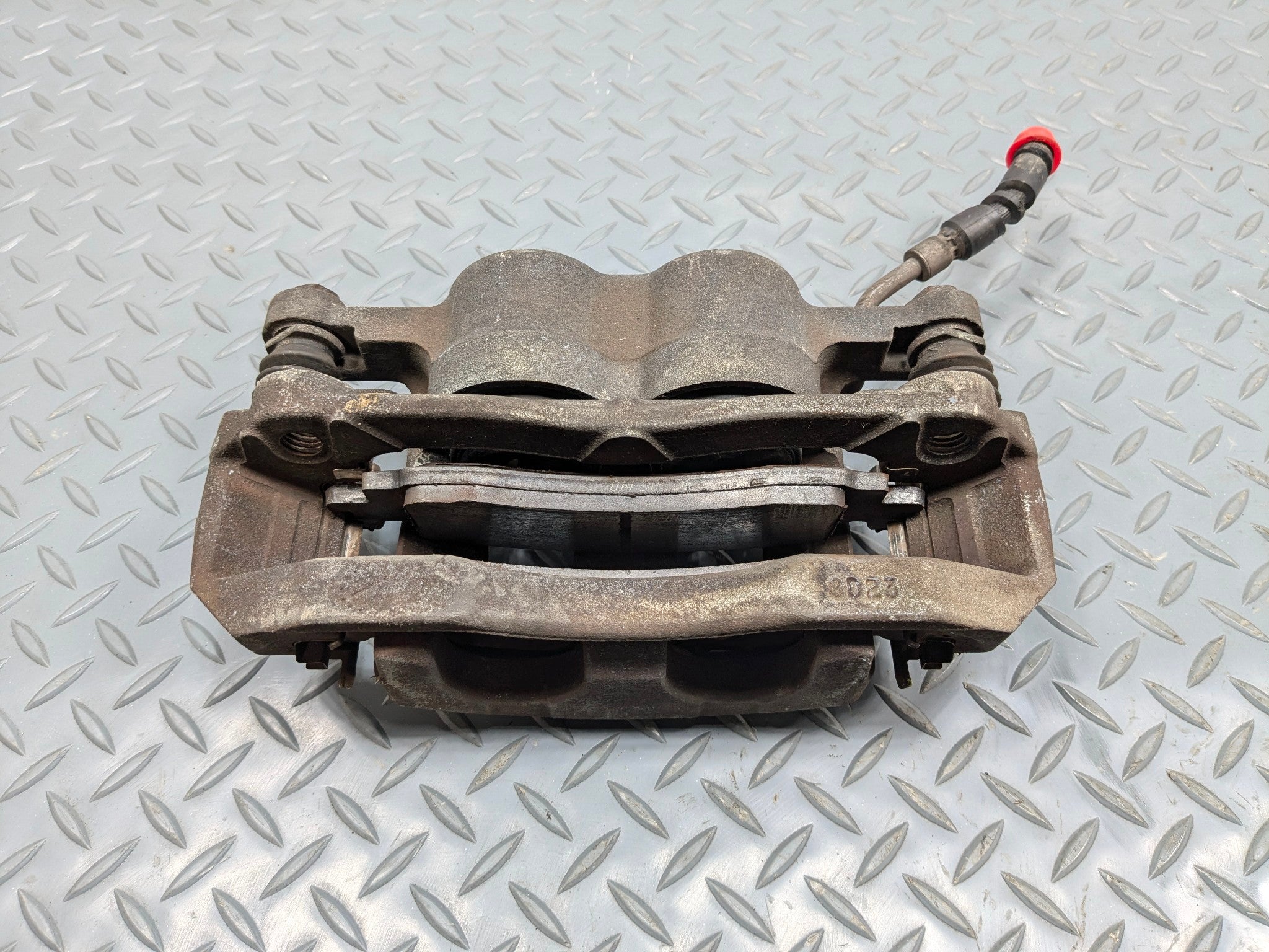 2006 - 2010 OEM FORD EXPLORER FRONT LEFT DRIVER SIDE BRAKE CALIPER ASSEMBLY