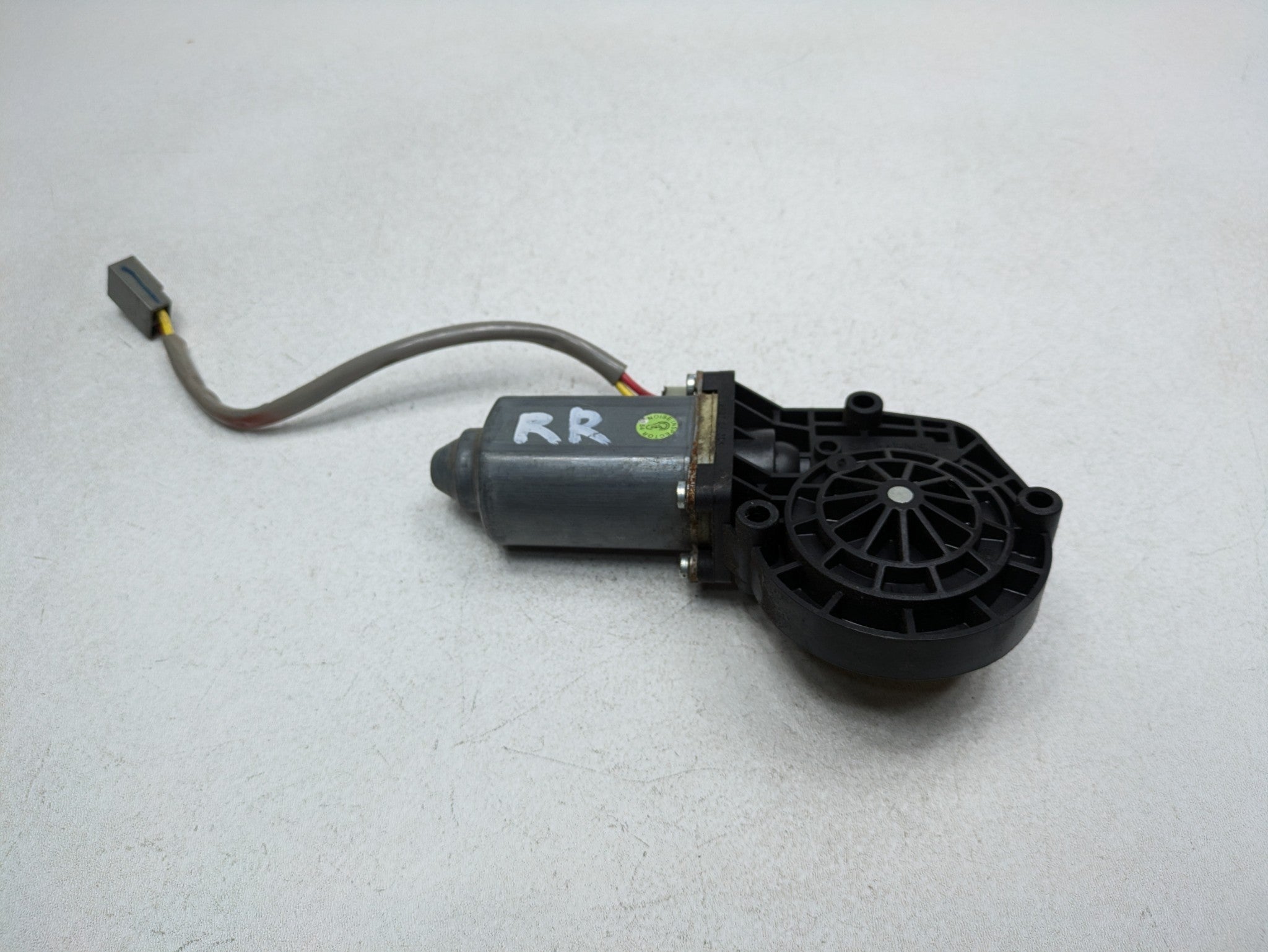 2006 - 2010 OEM FORD EXPLORER REAR RIGHT PASSENGER SIDE POWER WINDOW MOTOR