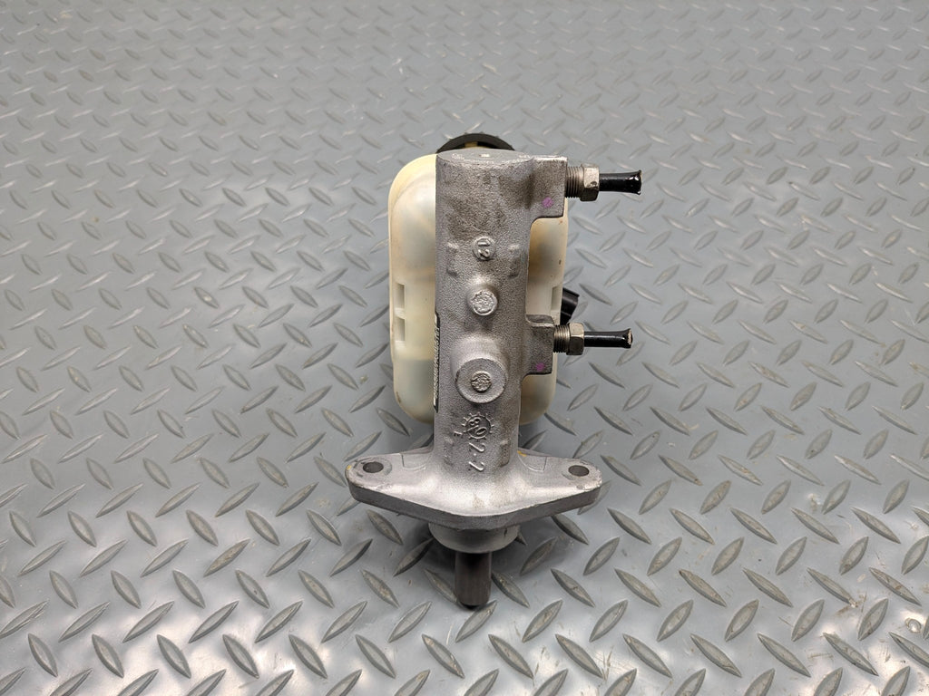 2006 - 2010 OEM FORD EXPLORER BRAKE MASTER CYLINDER WITH RESERVOIR ASSEMBLY