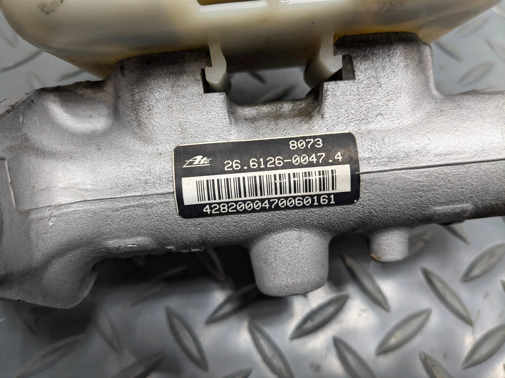 2006 - 2010 OEM FORD EXPLORER BRAKE MASTER CYLINDER WITH RESERVOIR ASSEMBLY