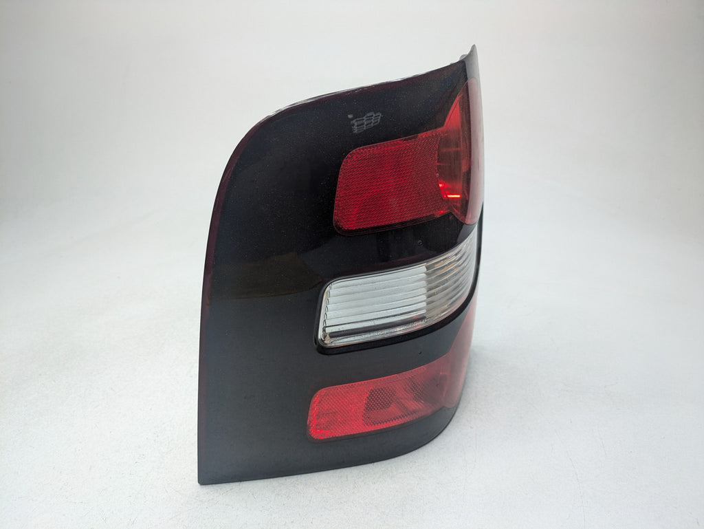 2006 - 2010 OEM FORD EXPLORER REAR LEFT DRIVER SIDE OUTER TAIL LIGHT ASSEMBLY