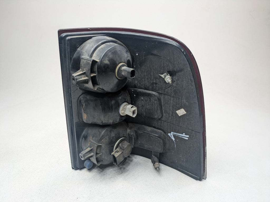 2006 - 2010 OEM FORD EXPLORER REAR LEFT DRIVER SIDE OUTER TAIL LIGHT ASSEMBLY