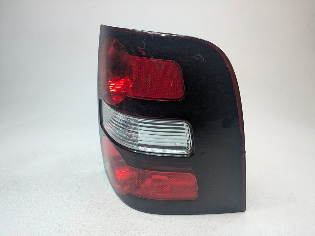 2006 - 2010 OEM FORD EXPLORER REAR RIGHT PASSENGER SIDE OUTER TAILLIGHT ASSEMBLY