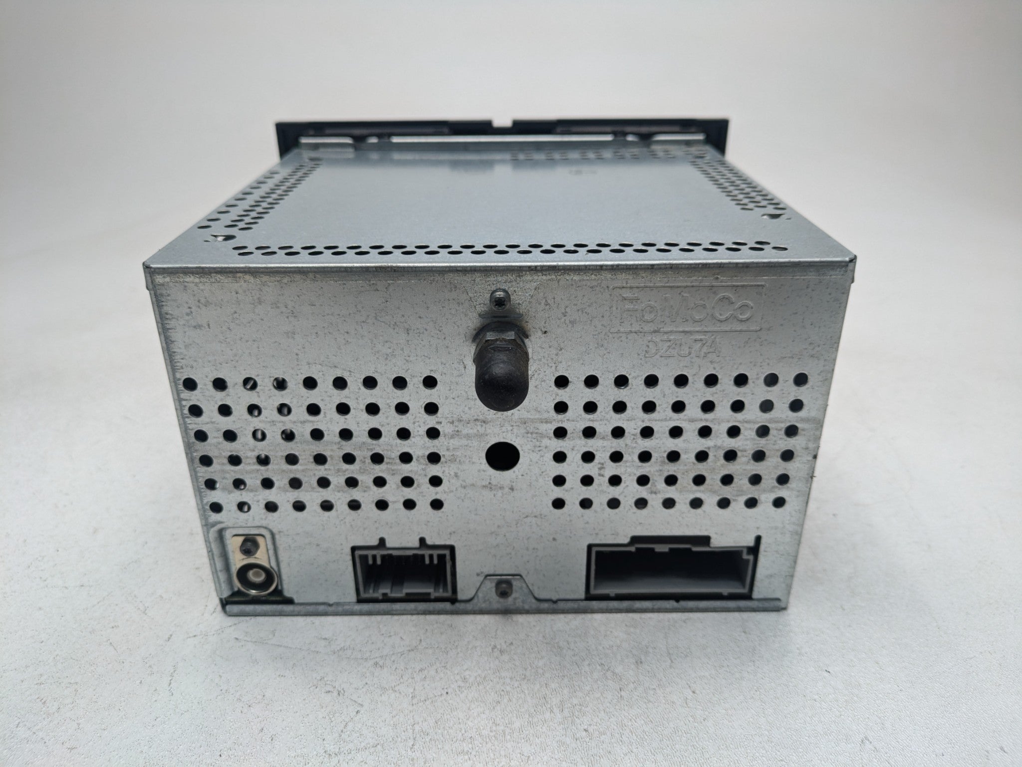 2006 - 2010 OEM FORD EXPLORER RADIO STEREO AM FM CD PLAYER RECEIVER