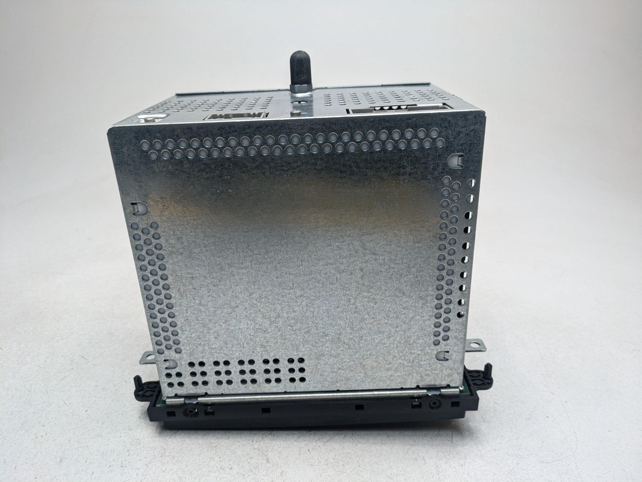 2006 - 2010 OEM FORD EXPLORER RADIO STEREO AM FM CD PLAYER RECEIVER