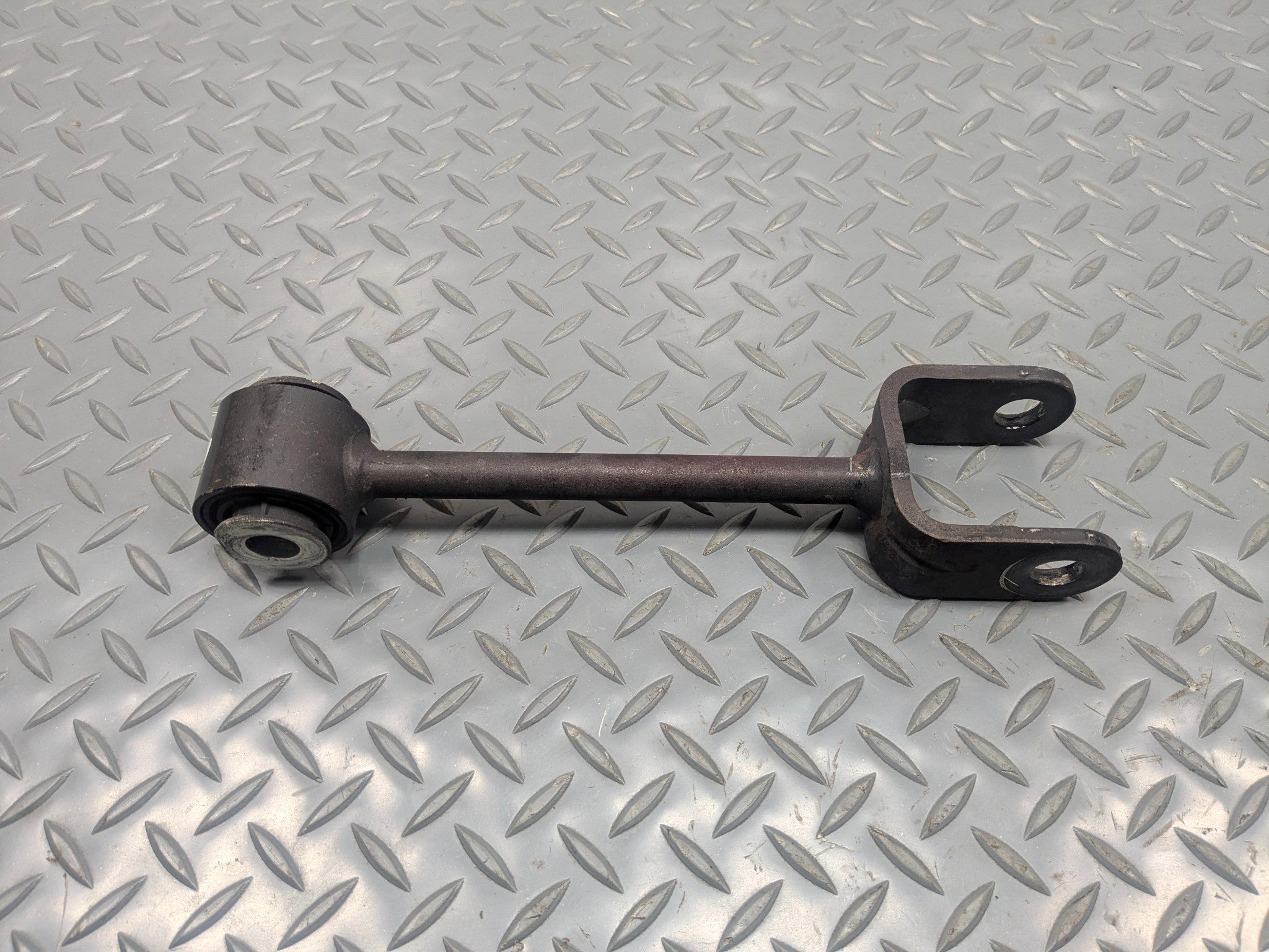 2006 - 2010 OEM FORD EXPLORER REAR RIGHT PASSENGER SIDE UPPER CONTROL ARM