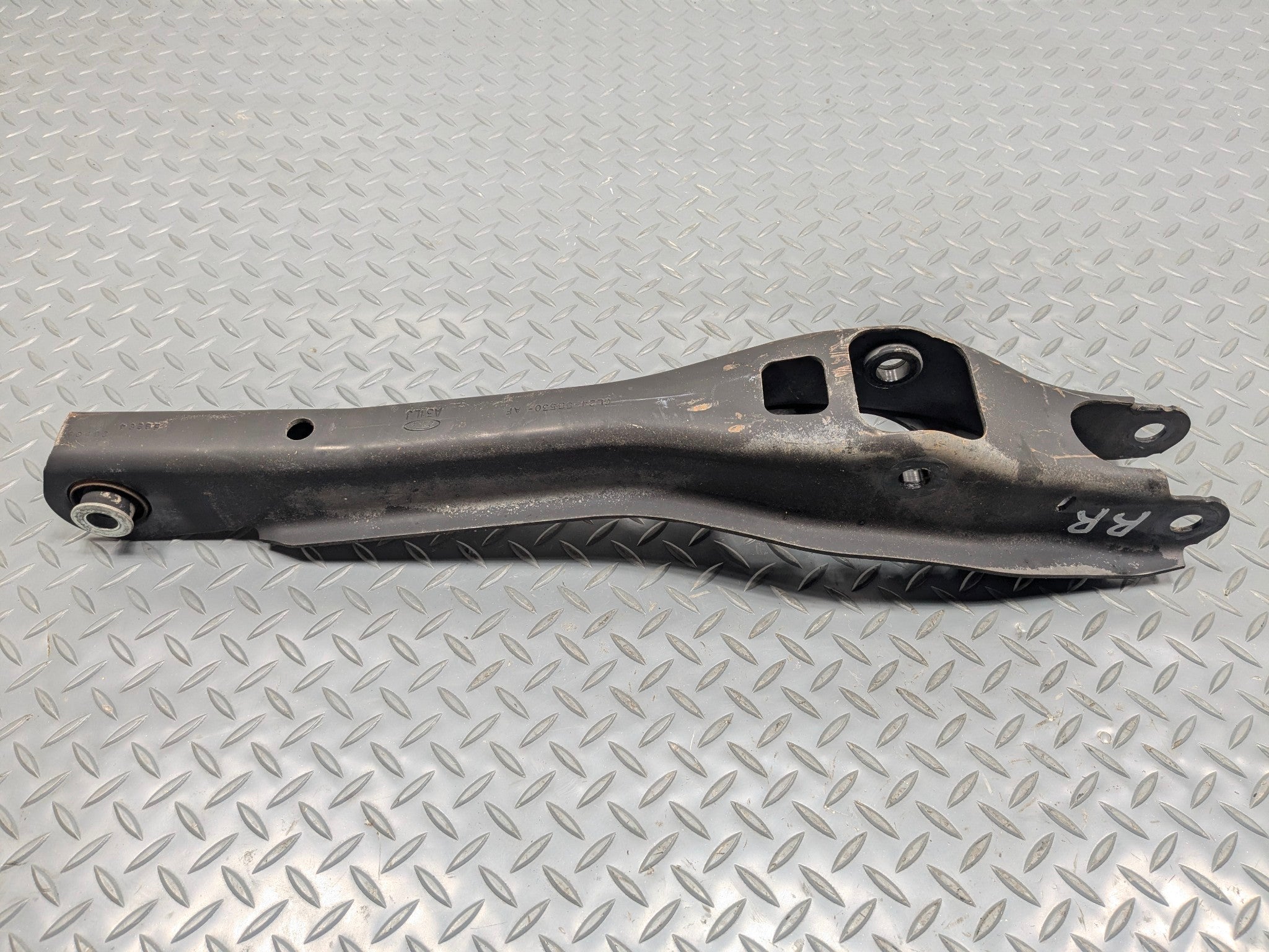 2006 - 2010 OEM FORD EXPLORER REAR RIGHT SIDE SUSPENSION LOWER CONTROL ARM