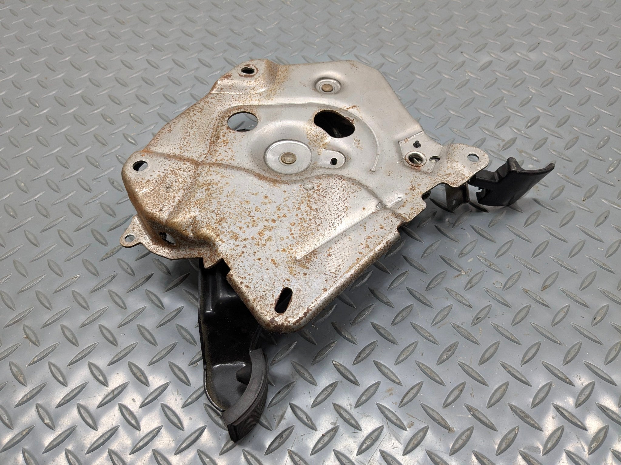 06 - 10 OEM FORD EXPLORER EMERGENCY PARKING BRAKE PEDAL WITH BRACKET ASSEMBLY