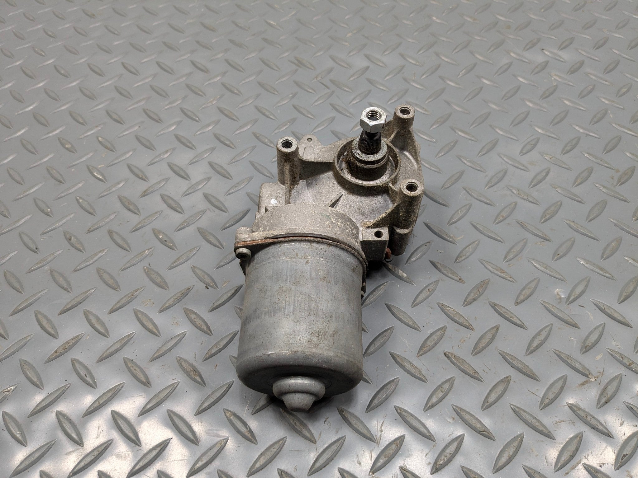 2006 - 2010 OEM FORD EXPLORER FRONT WINDSHIELD WIPER MOTOR ASSEMBLY