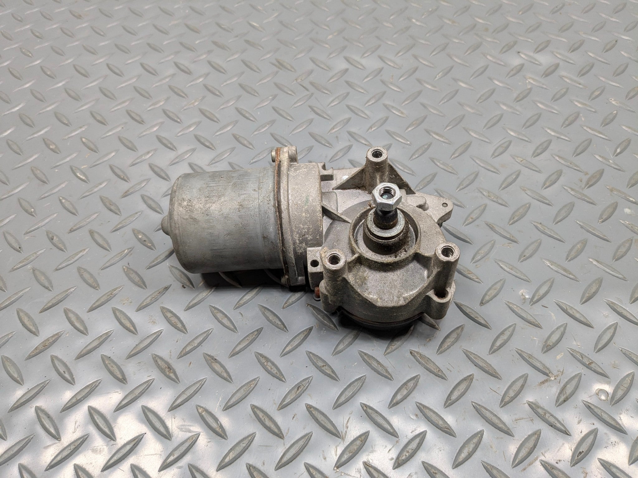 2006 - 2010 OEM FORD EXPLORER FRONT WINDSHIELD WIPER MOTOR ASSEMBLY