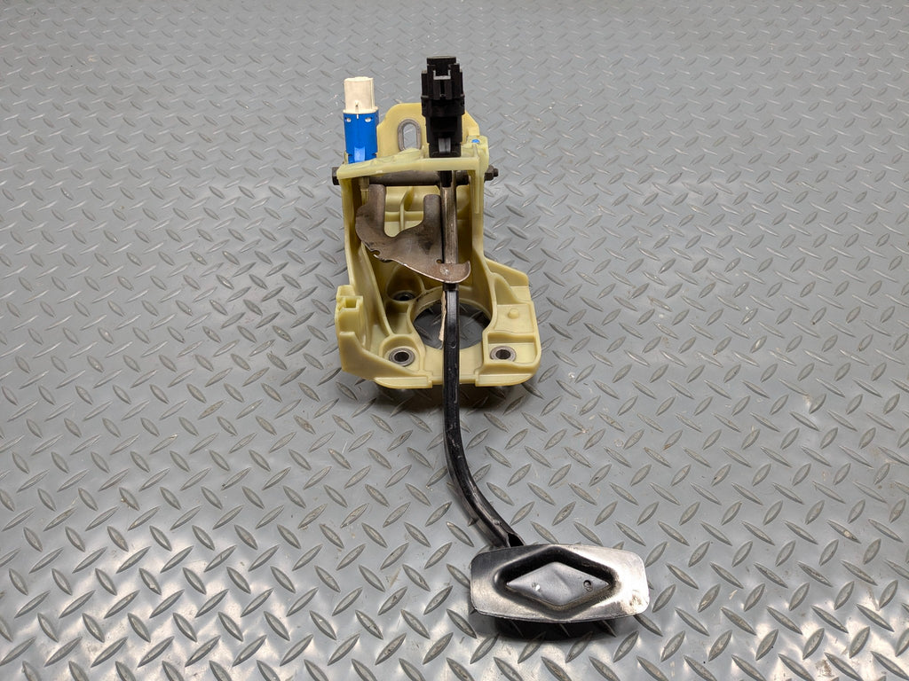 2006 - 2010 OEM FORD EXPLORER FRONT FLOOR FOOT BRAKE PEDAL WITH BRACKET
