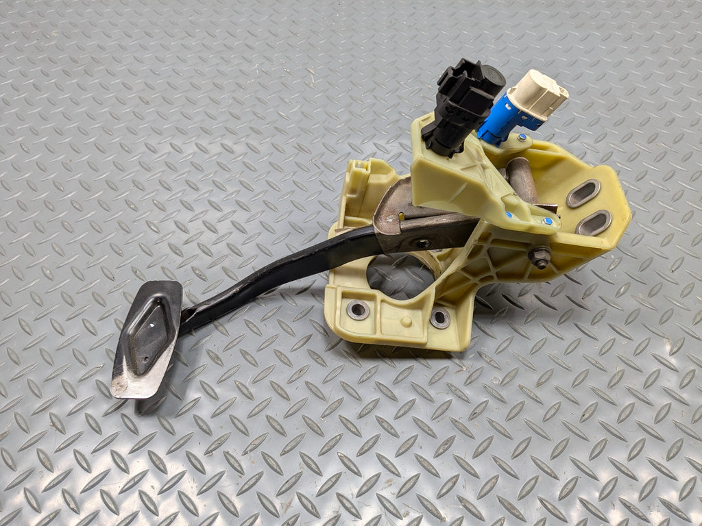 2006 - 2010 OEM FORD EXPLORER FRONT FLOOR FOOT BRAKE PEDAL WITH BRACKET