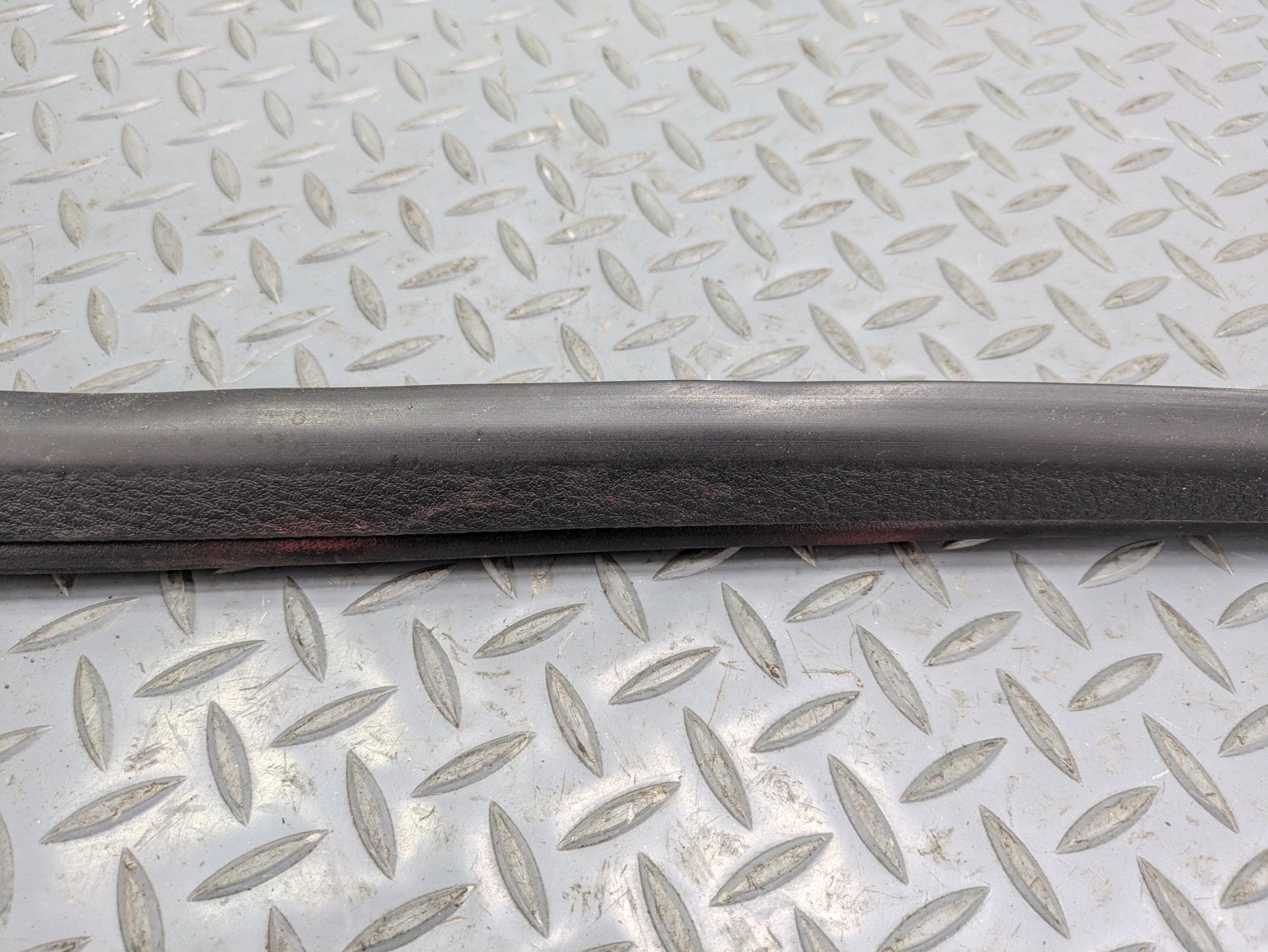 2006 - 2010 OEM FORD EXPLORER REAR RIGHT PASSENGER SIDE WEATHER STRIPPING RUBBER