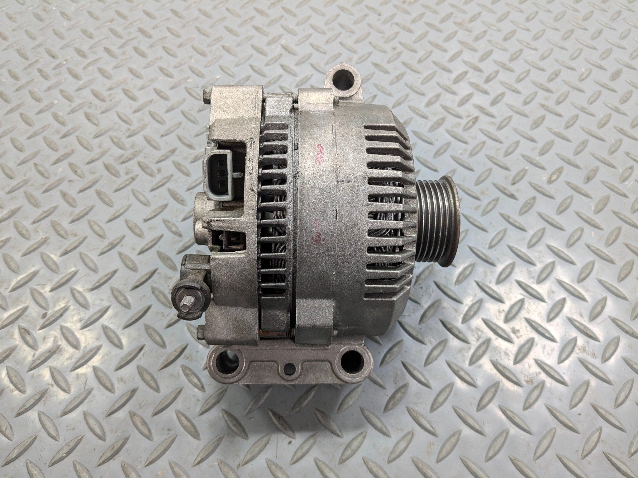 2006 - 2010 OEM FORD EXPLORER POWER GENERATOR ENGINE MOTOR ALTERNATOR ASSEMBLY