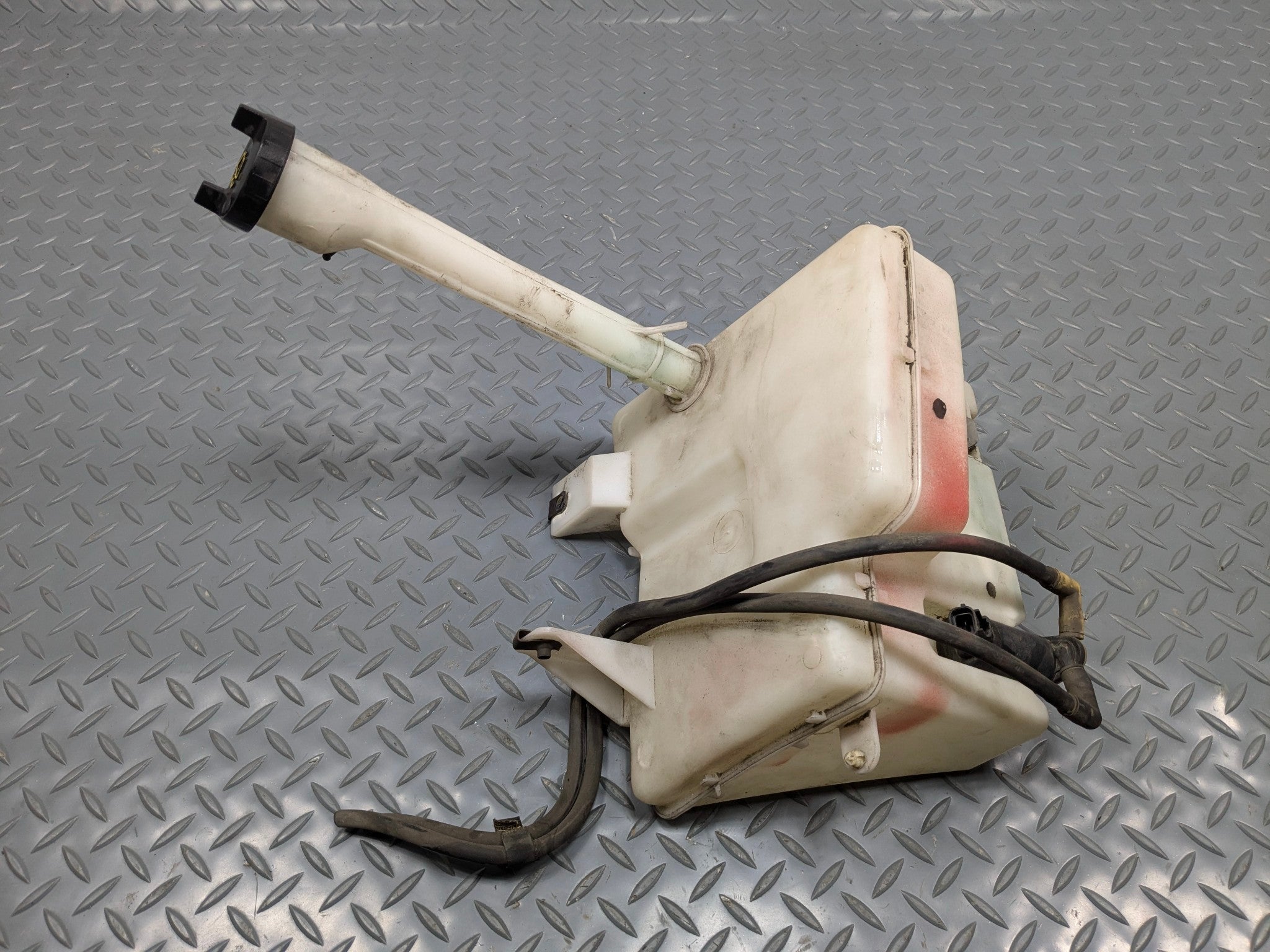 2006 - 2010 OEM FORD EXPLORER WINDSHIELD WASHER BOTTLE RESERVOIR TANK