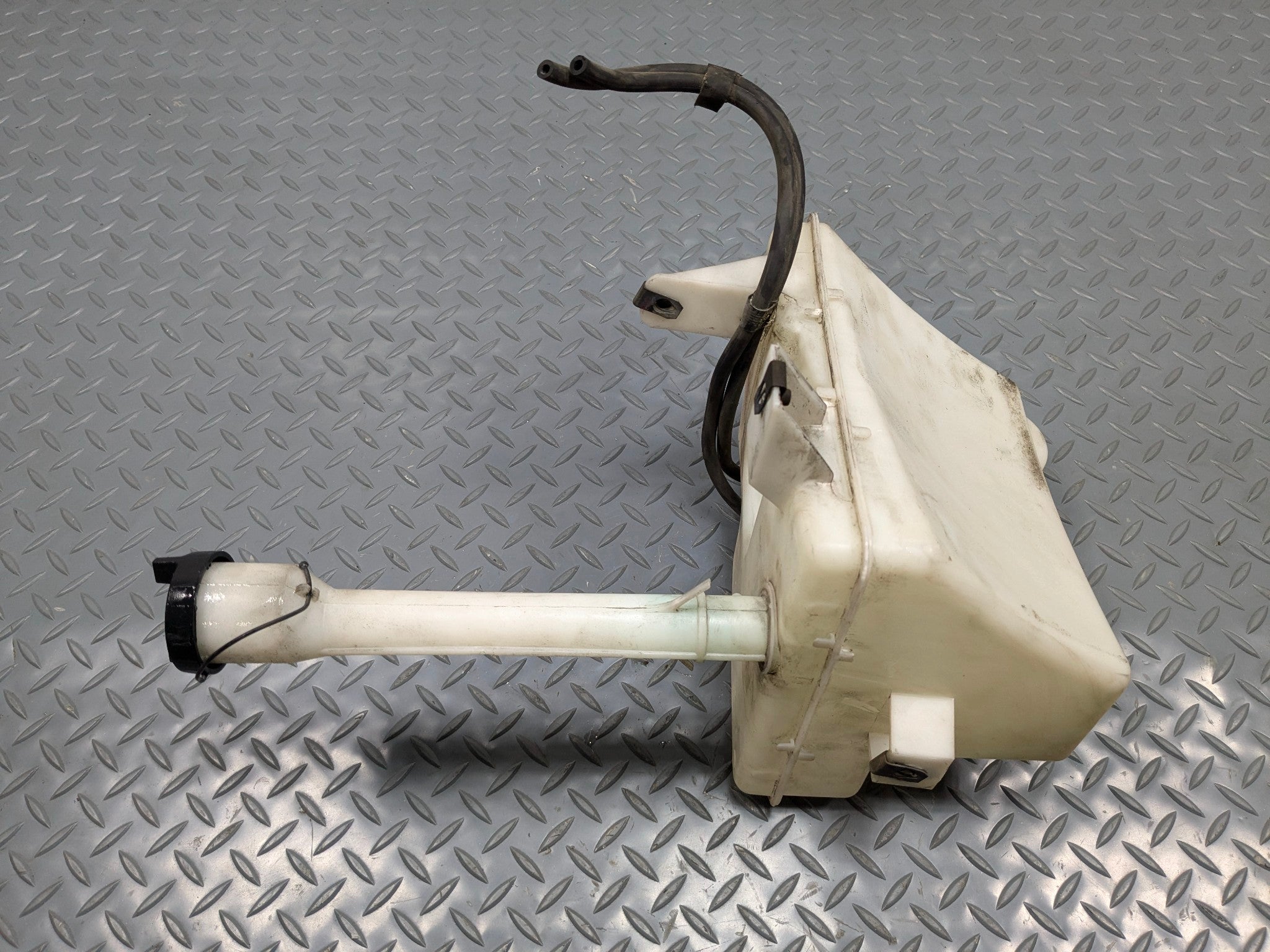 2006 - 2010 OEM FORD EXPLORER WINDSHIELD WASHER BOTTLE RESERVOIR TANK