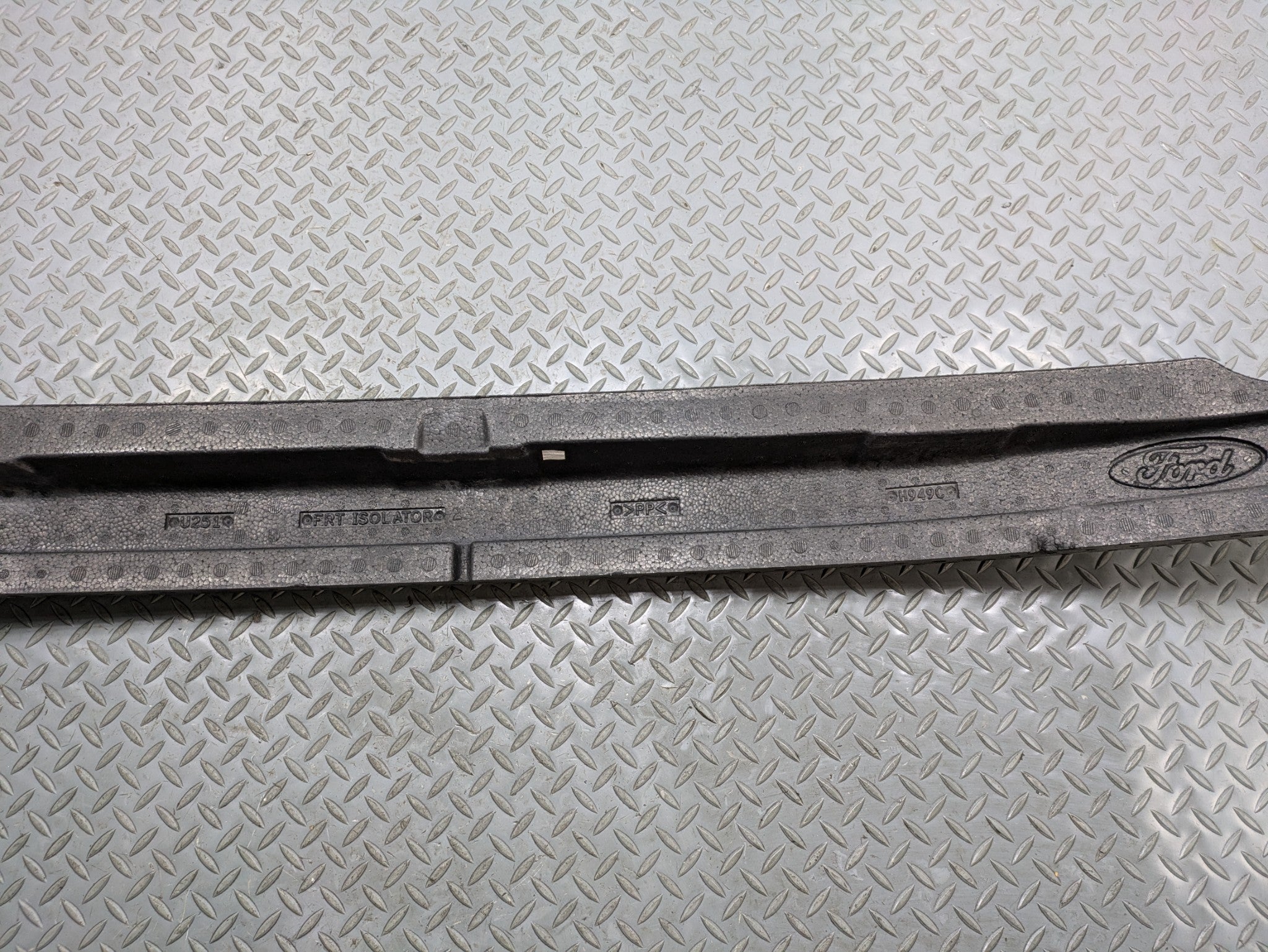 06 - 10 OEM FORD EXPLORER FRONT BUMPER REINFORCEMENT IMPACT ENERGY ABSORBER FOAM