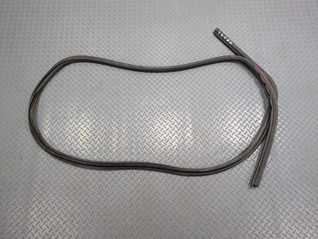 2006 - 2010 OEM FORD EXPLORER REAR TRUNK TAILGATE SEAL WEATHER STRIPPING RUBBER