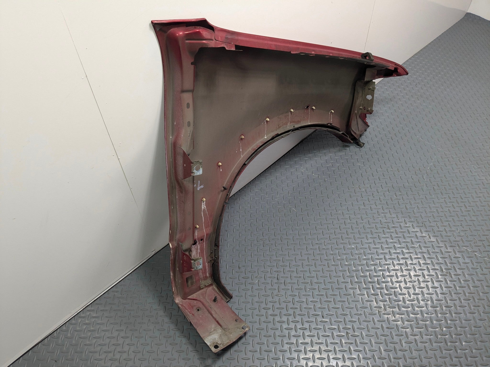 2006 - 2010 OEM FORD EXPLORER FRONT LEFT DRIVER SIDE FENDER COVER PANEL RED