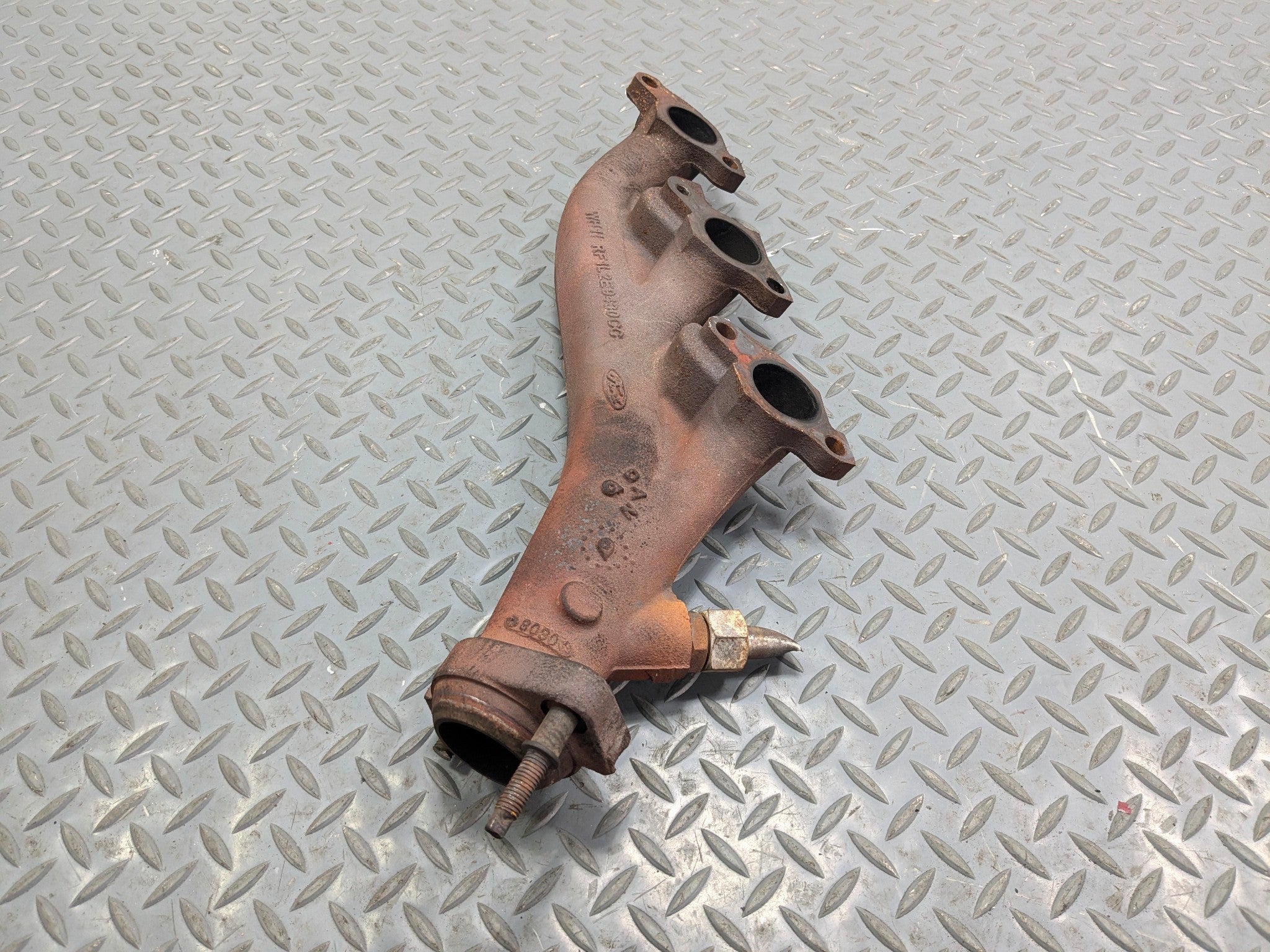 2006 - 2010 OEM FORD EXPLORER  4.0L RIGHT PASSENGER SIDE EXHAUST MANIFOLD HEADER