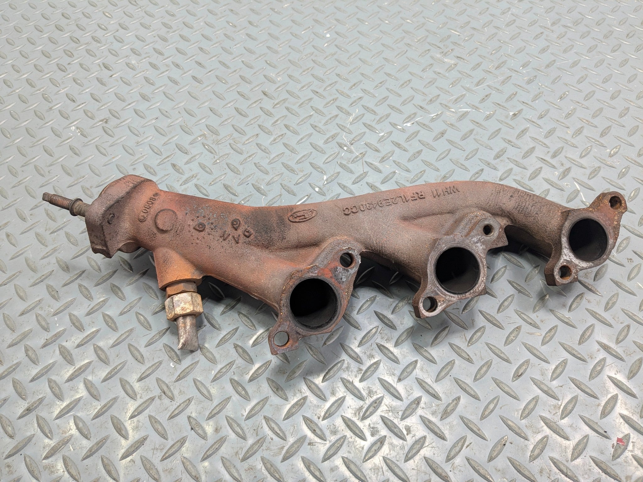 2006 - 2010 OEM FORD EXPLORER  4.0L RIGHT PASSENGER SIDE EXHAUST MANIFOLD HEADER