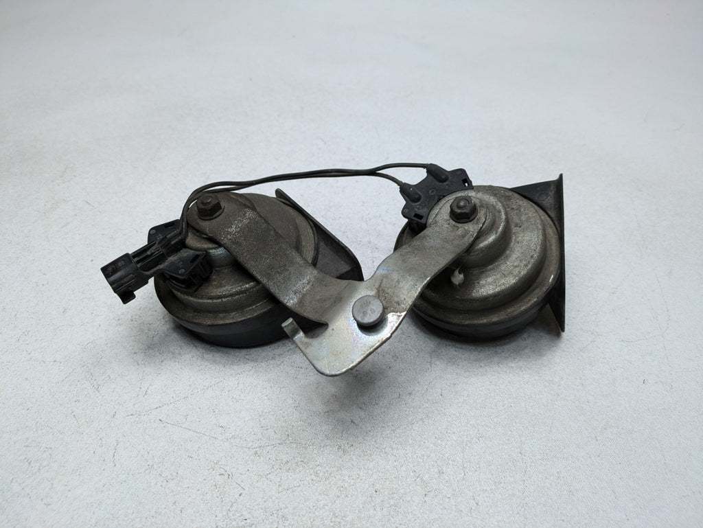 2006 - 2010 OEM FORD EXPLORER HIGH AND LOW TONE FREQUENCY PITCH SIGNAL HORN SET