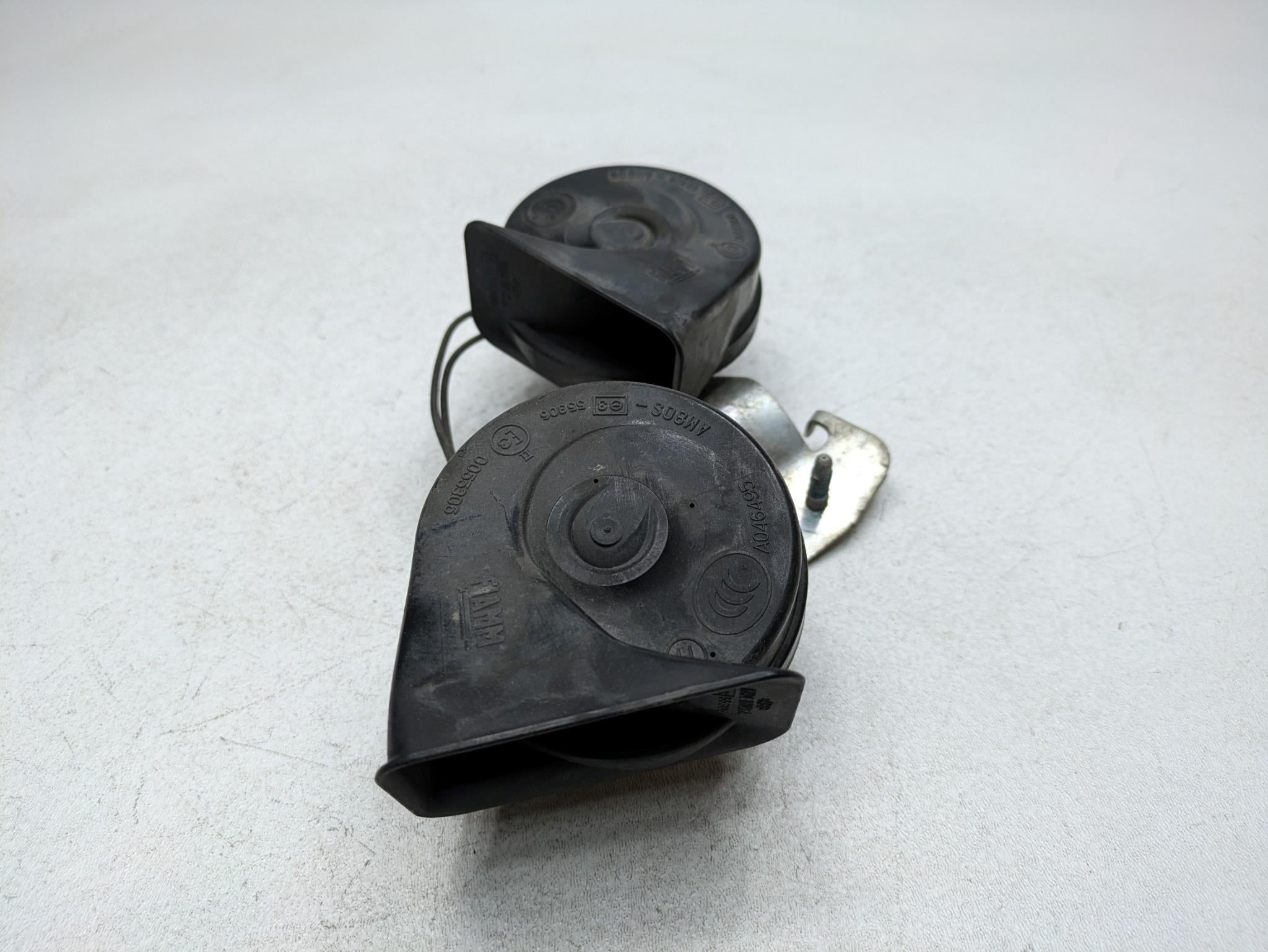 2006 - 2010 OEM FORD EXPLORER HIGH AND LOW TONE FREQUENCY PITCH SIGNAL HORN SET